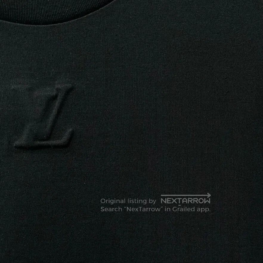 Louis Vuitton louis vuitton embossed black short sleeve t-shirt. Size US L / EU 52-54 / 3 - 3 Thumbnail