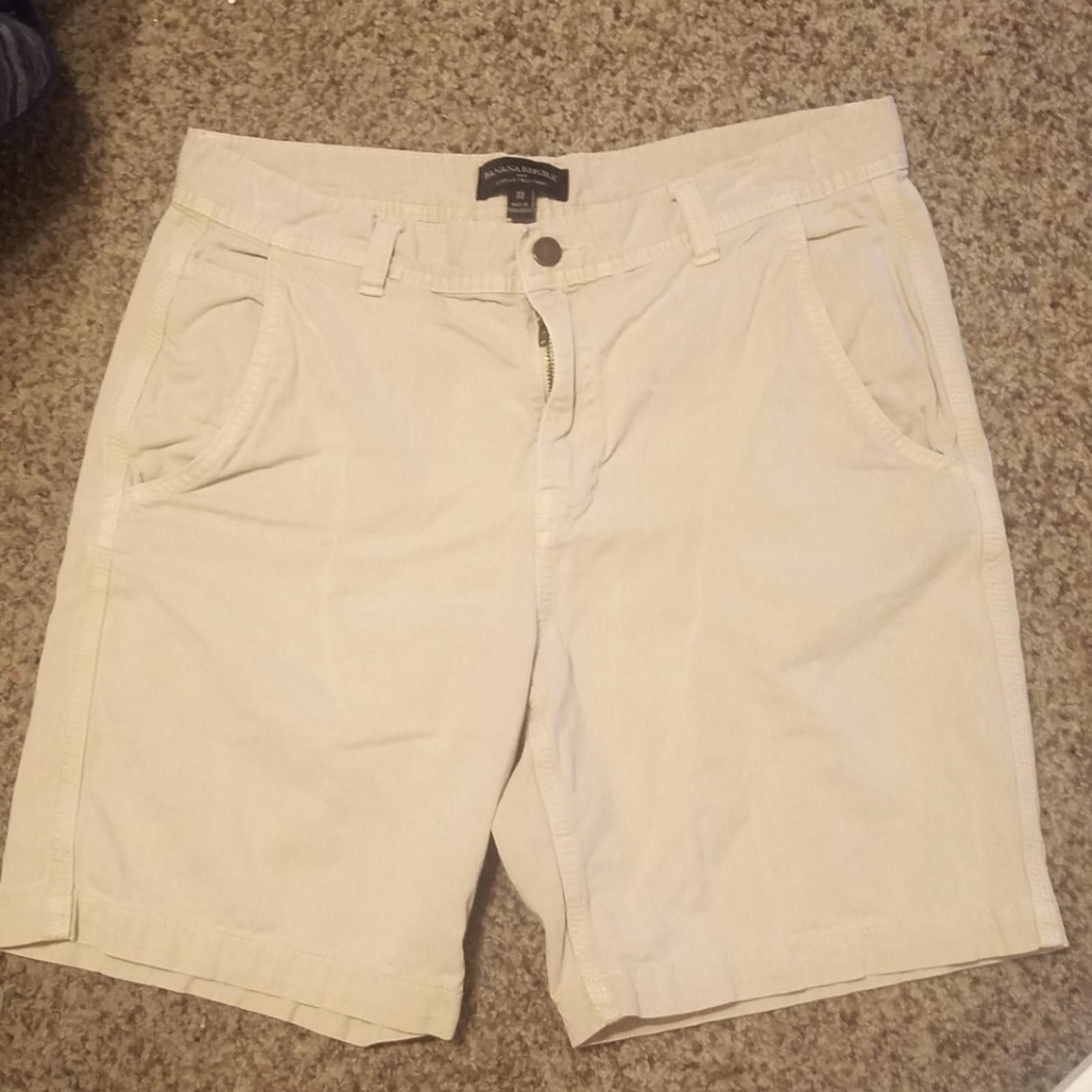 Banana Republic Banana Republic Surplus Twill Shorts Cream Size 33 Size US 33 - 1 Thumbnail