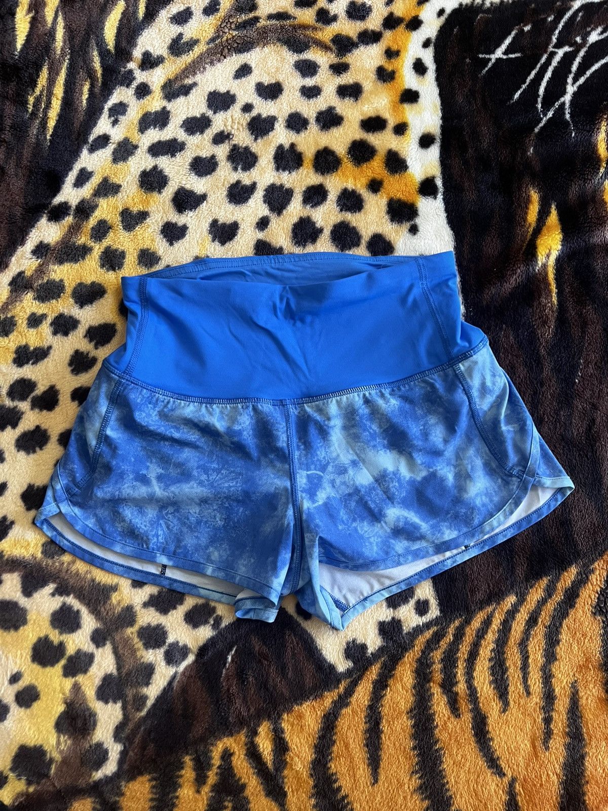 Lululemon Lululemon Activewear Aqua Blue Women’s Shorts Size 27" / US 4 / IT 40 - 6 Thumbnail