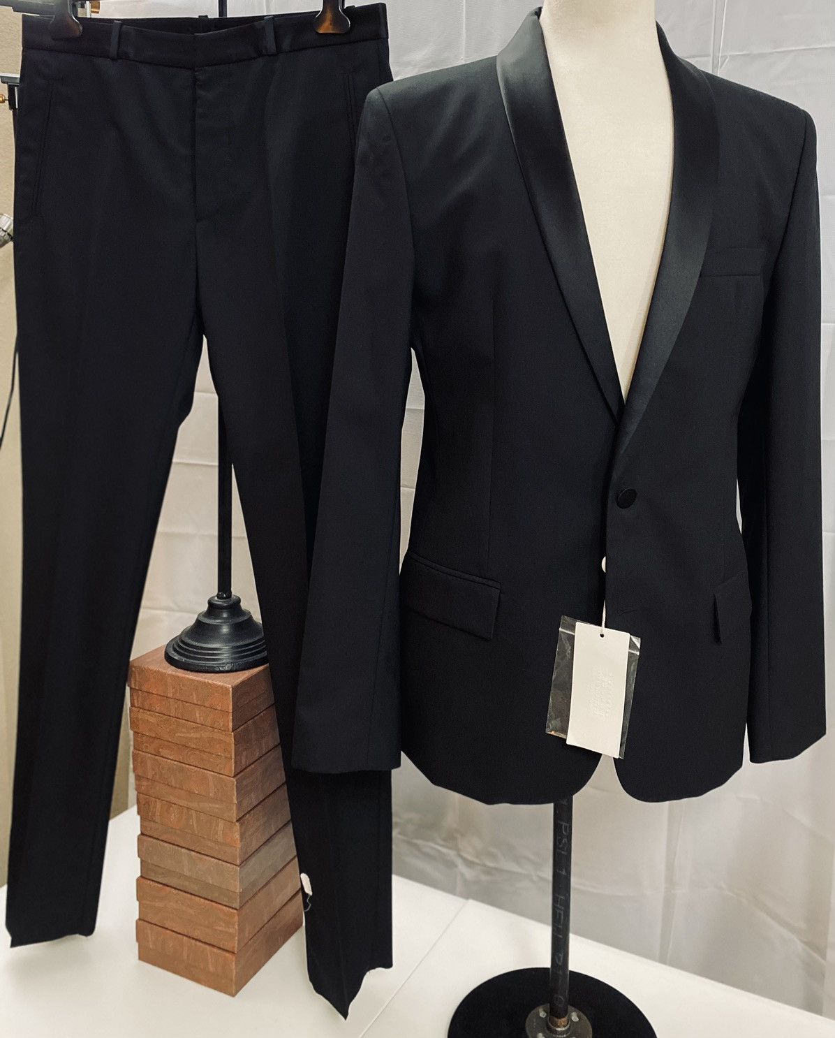 Maison Margiela Maison Margiela 🇮🇹 Black Wool Shawl Lapel 2-btn Tux 50R NWT Size 40R - 19 Thumbnail