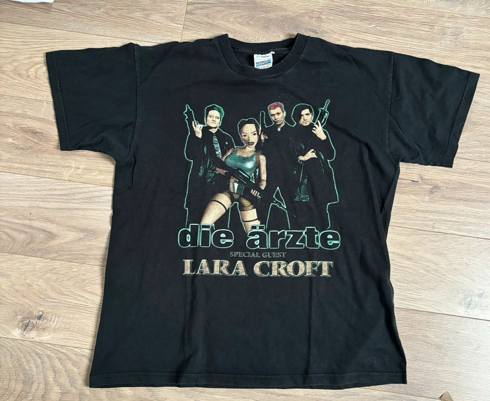 image of Vintage Lara Croft 90's Tee in Czarny, Men's (Size XL)