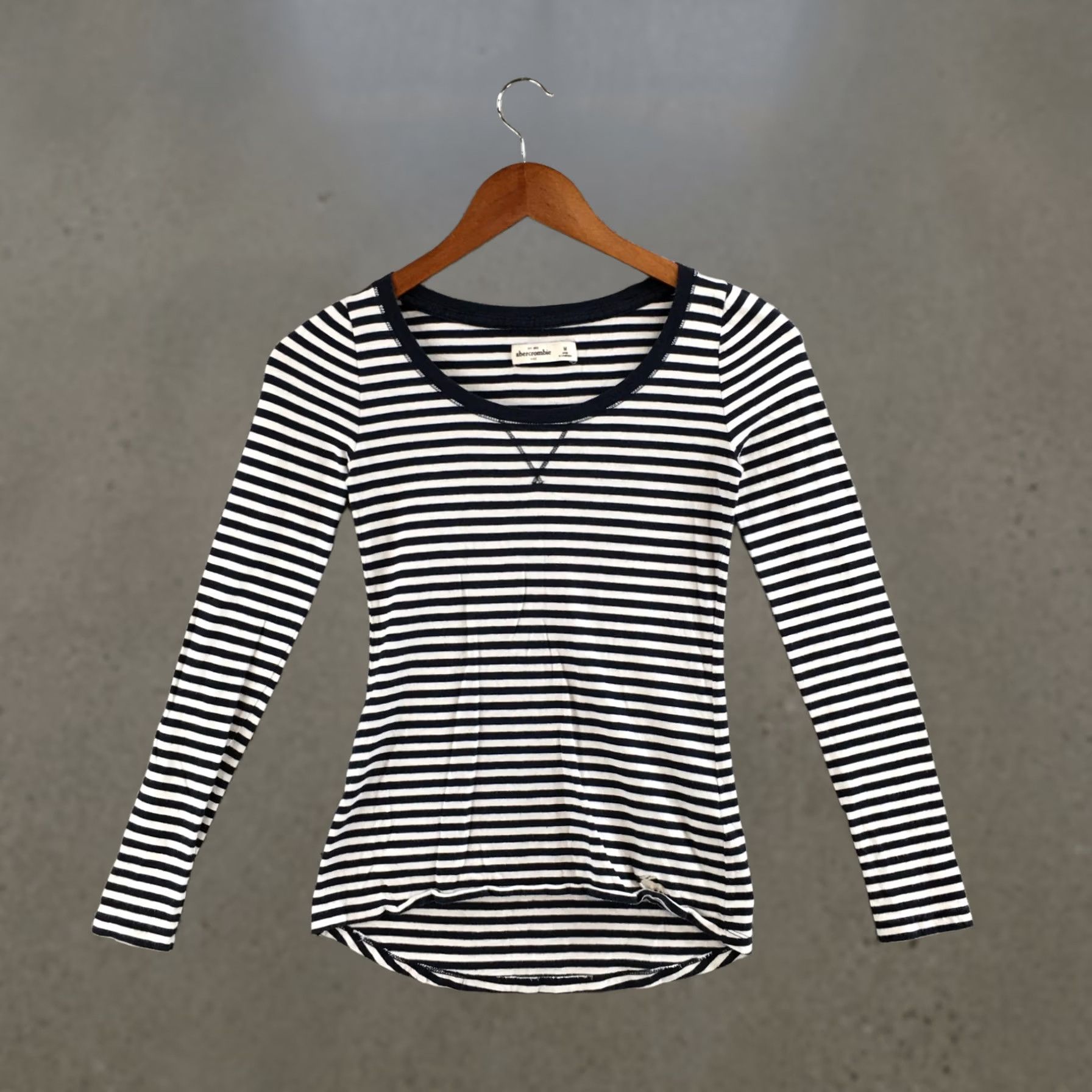 Abercrombie & Fitch Abercrombie Shirt Womens M Black White Striped Long Sleeve Crewneck Pull Over Size M / US 6-8 / IT 42-44 - 1 Thumbnail