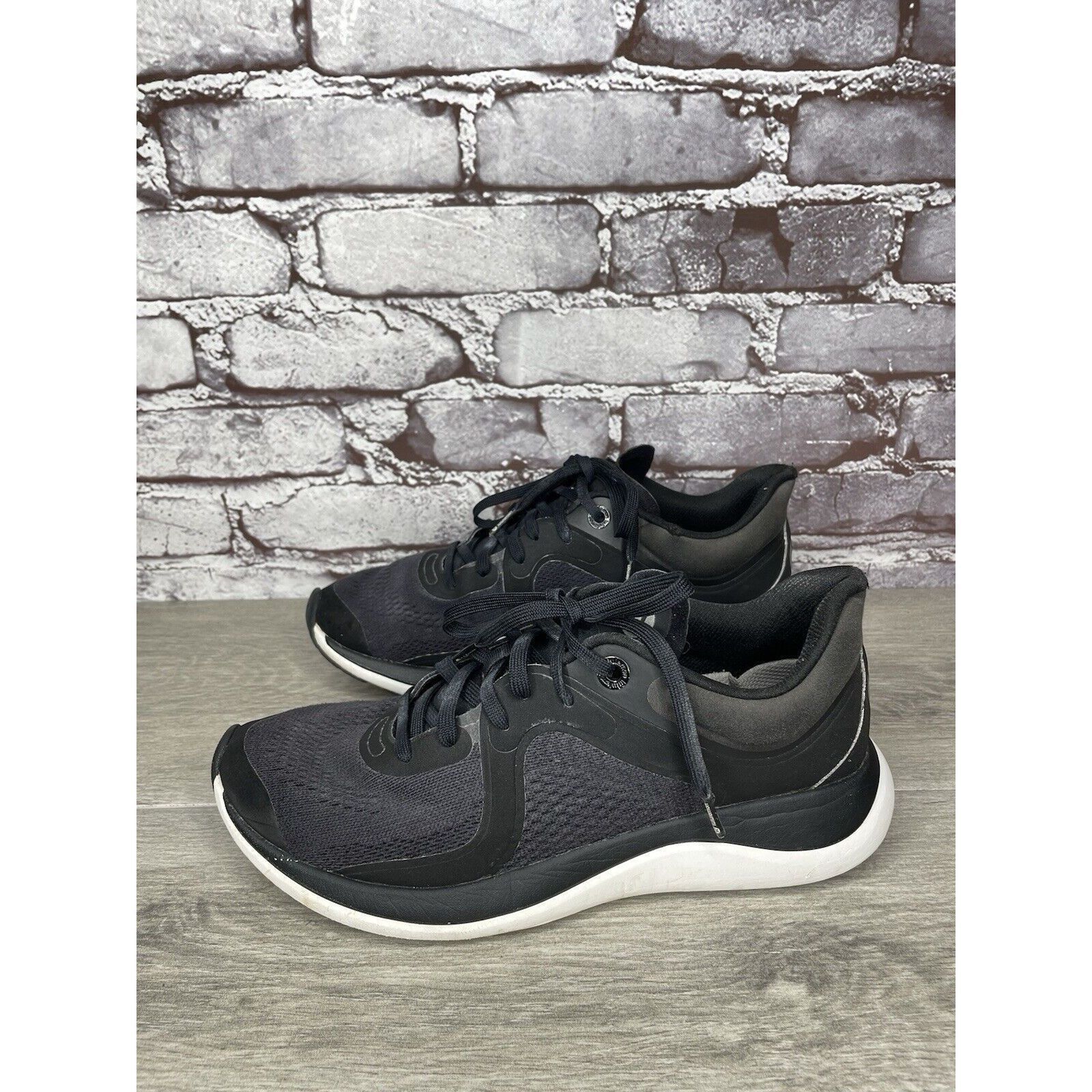 Lululemon Lululemon Black White Chargefeel Workout Low Athletic Sneake Size US 9.5 / IT 39.5 - 1 Thumbnail