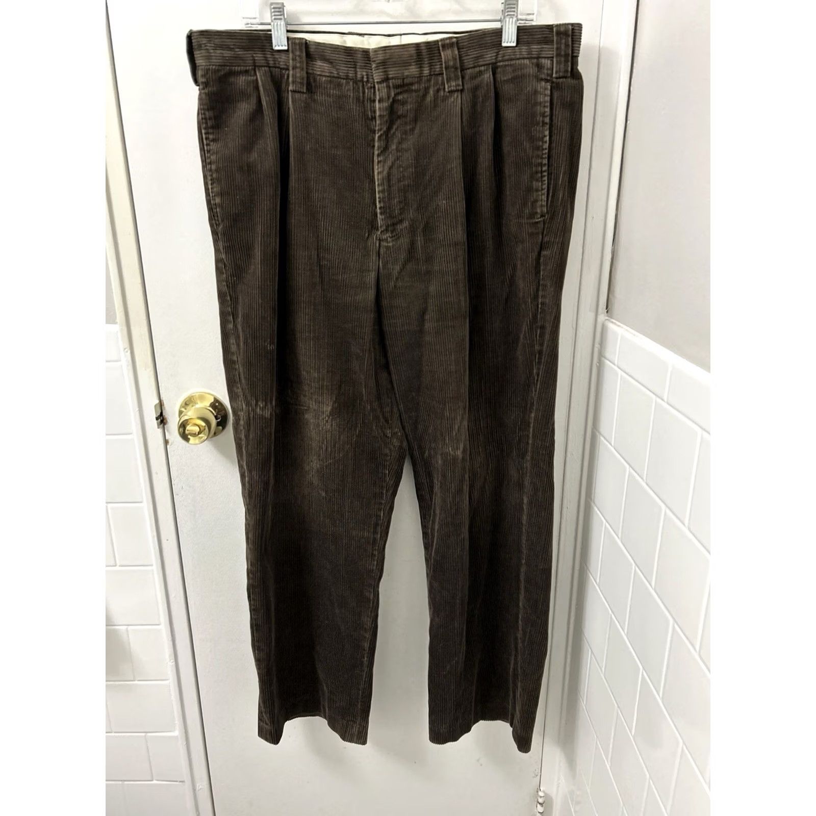 Vintage L.L. Bean Corduroy Pants Mens 36x30 Brown Pleated Relaxed Fit Trousers Pants Shirt? Size US 36 / EU 52 - 2 Thumbnail