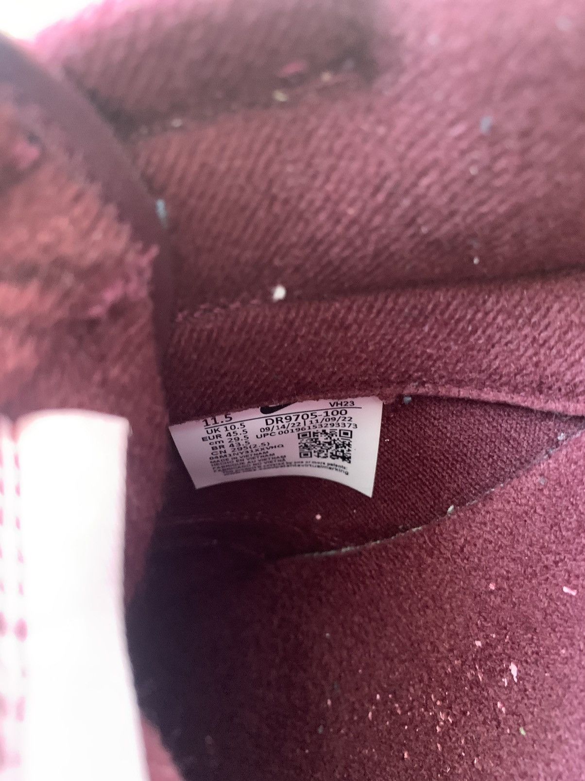 Nike Nike Dunk Low Valentine's Day 2023 Size US 11 / EU 44 - 10 Thumbnail