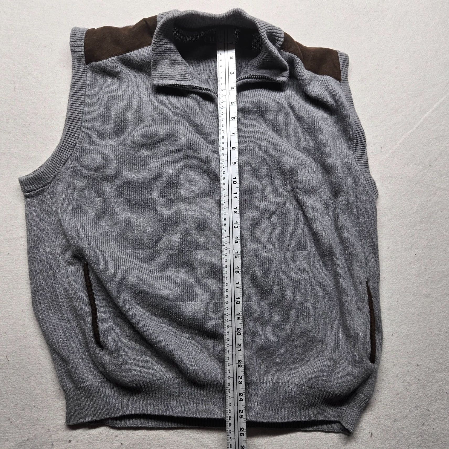 Chaps Chaps Gray Sweater Vest Adult Men's Large Casual Preppy Knit V-Neck Sleeveless with Pockets Size US L / EU 52-54 / 3 - 6 Thumbnail
