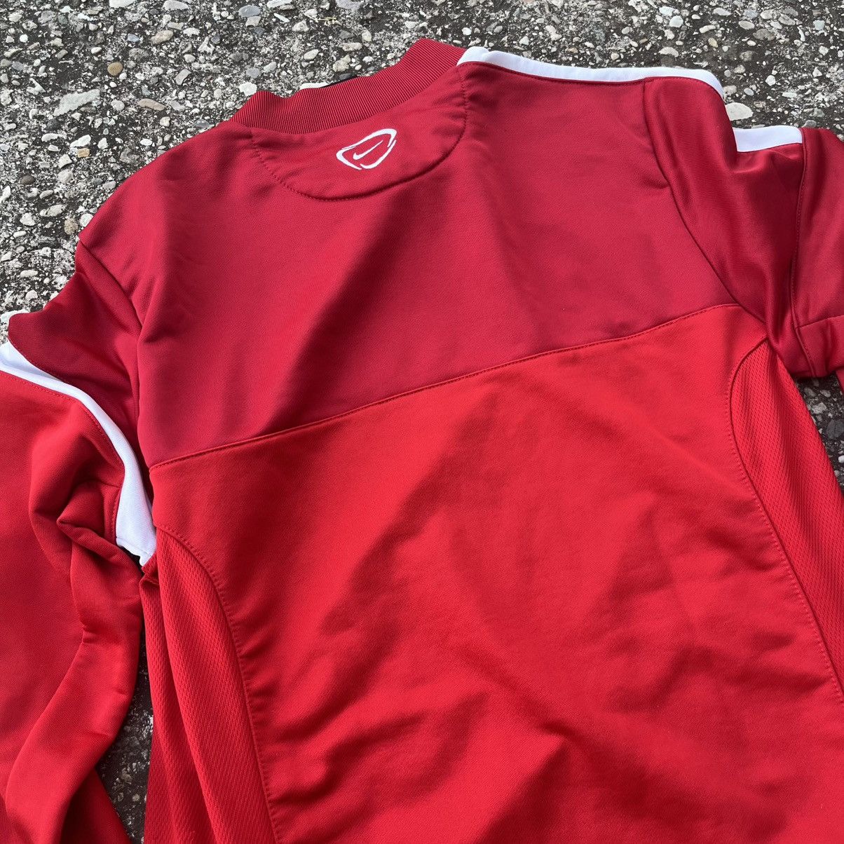 Nike Rare Vintage Nike Dri-FIT Red & White Technical Sweatshirt Size US L / EU 52-54 / 3 - 6 Thumbnail
