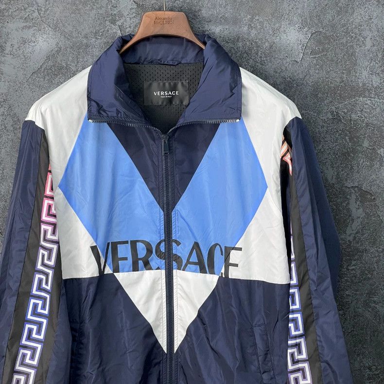 Versace Versace Monogram print sports top Size US M / EU 48-50 / 2 - 3 Thumbnail