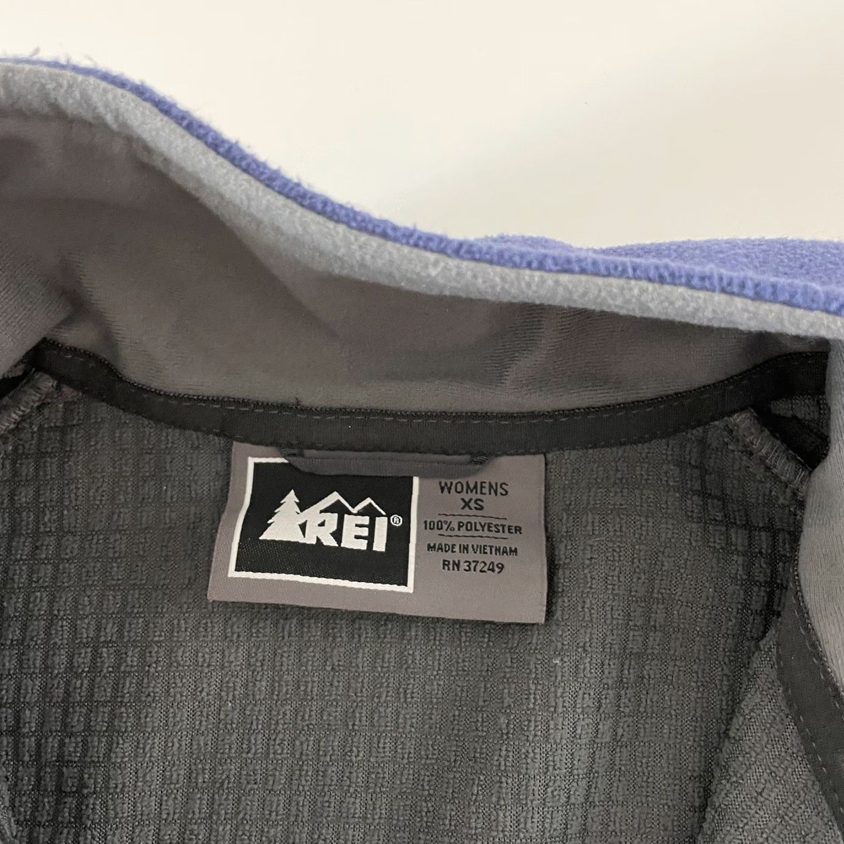Vintage REI Fleece Full Zip Vest Women's XS Gray Purple Shirt Vest Womens XS Gray Size XS / US 0-2 / IT 36-38 - 2 Thumbnail