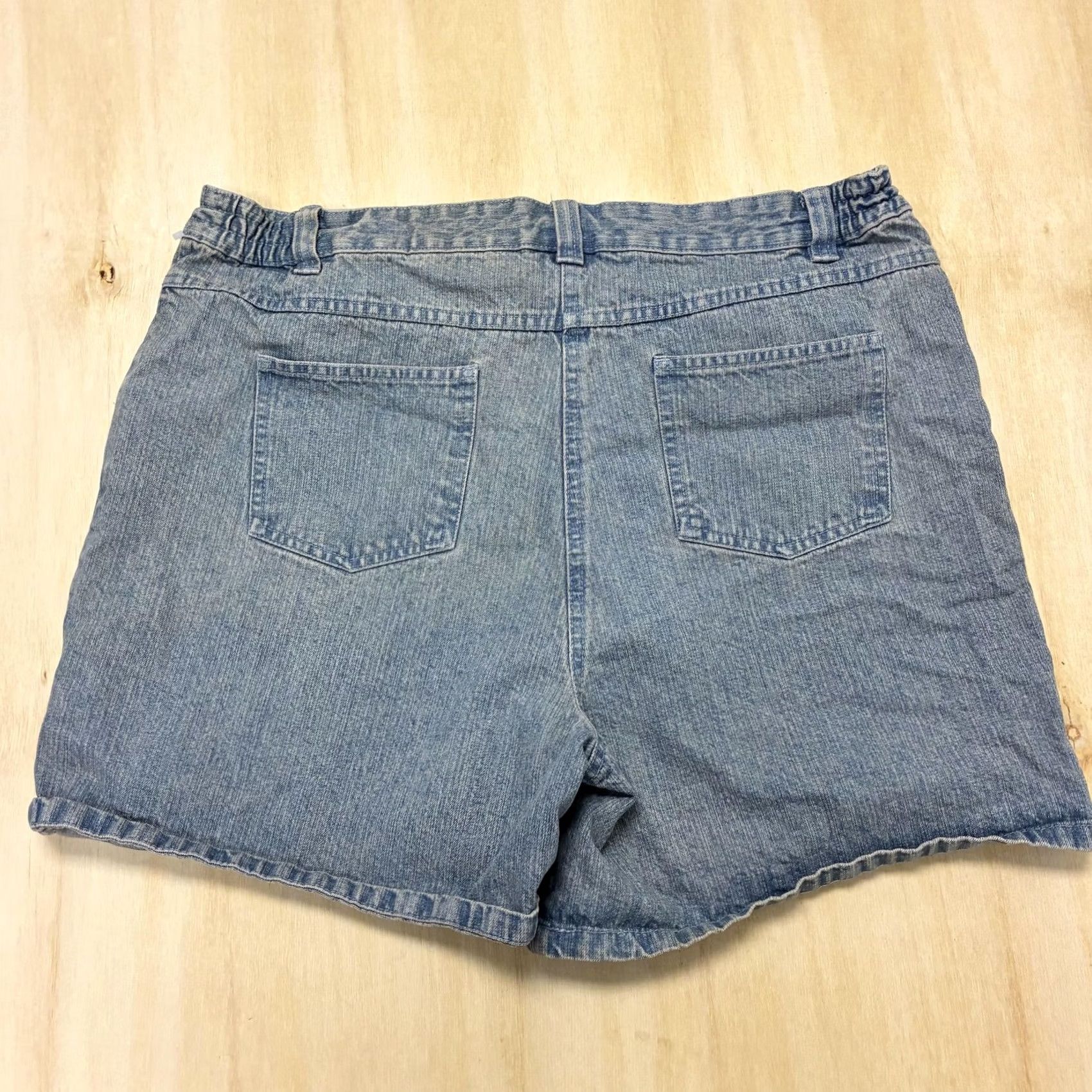 Basic Editions Basic Editions Shorts Womens 14 Blue Denim Mom Elastic Waist Casual Summer Size 36" / US 14 / IT 50 - 3 Thumbnail