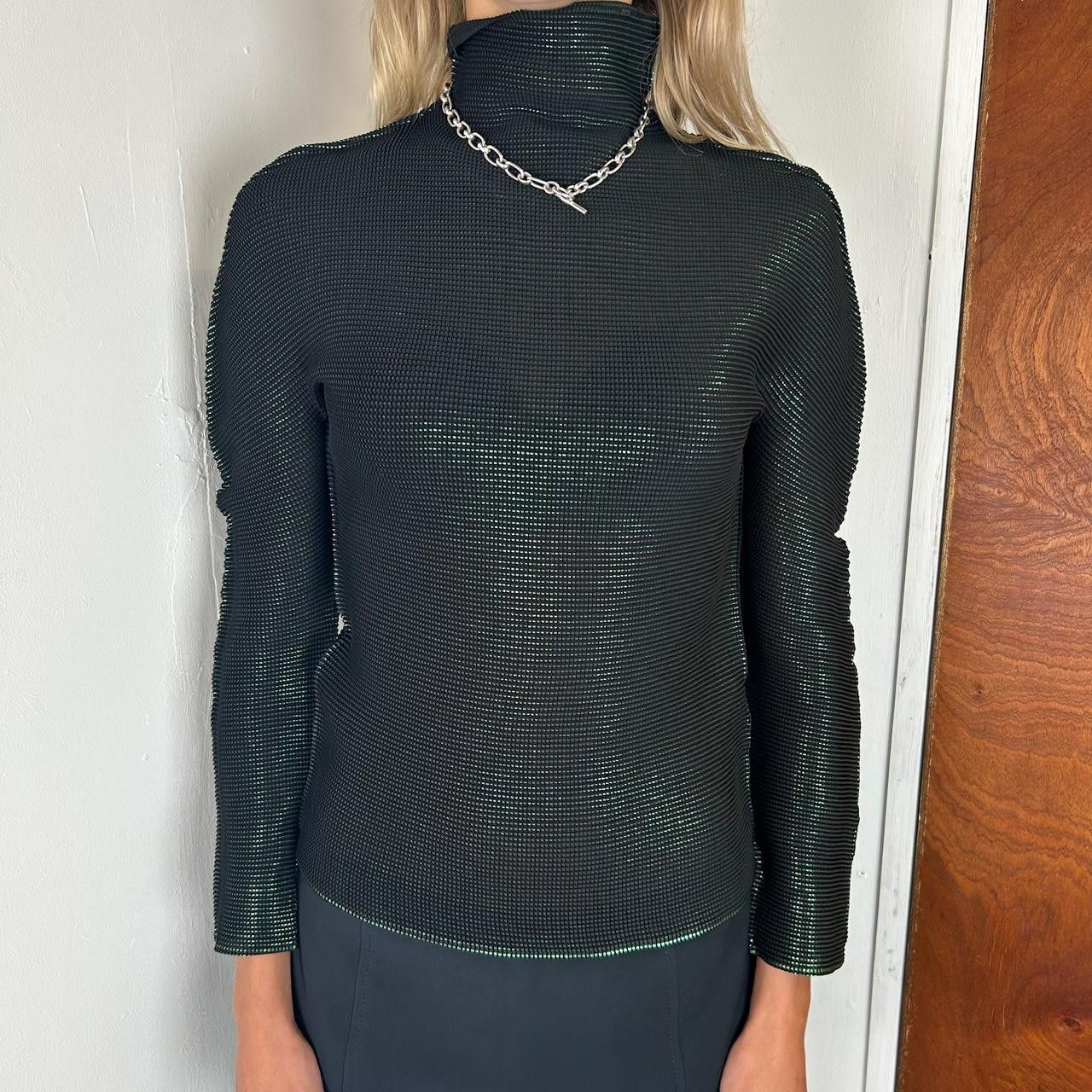 Issey Miyake Issey Miyake Me Pleated Shimmer Long Sleeve Top Size ONE SIZE - 1 Thumbnail