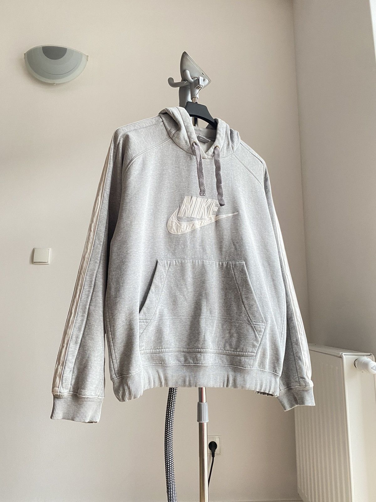 Nike Vintage Y2K Nike Hoodie Size US L / EU 52-54 / 3 - 11 Thumbnail