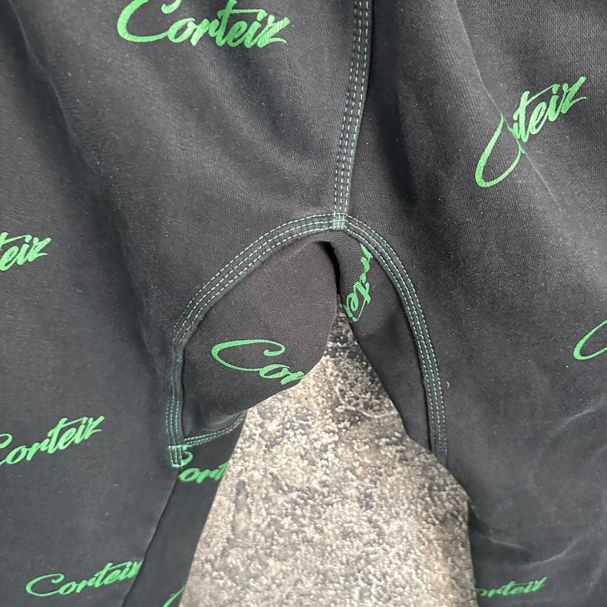 Corteiz Vintage Corteiz Monogram Sweatpants Size US 30 / EU 46 - 17 Thumbnail