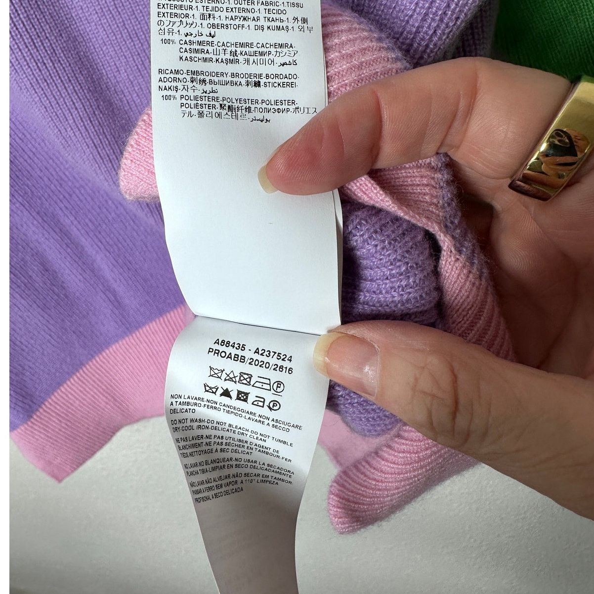 Versace Versace Colorblock Cashmere V-Neck Sweater Women’s S IT38 Size S / US 4 / IT 40 - 9 Thumbnail