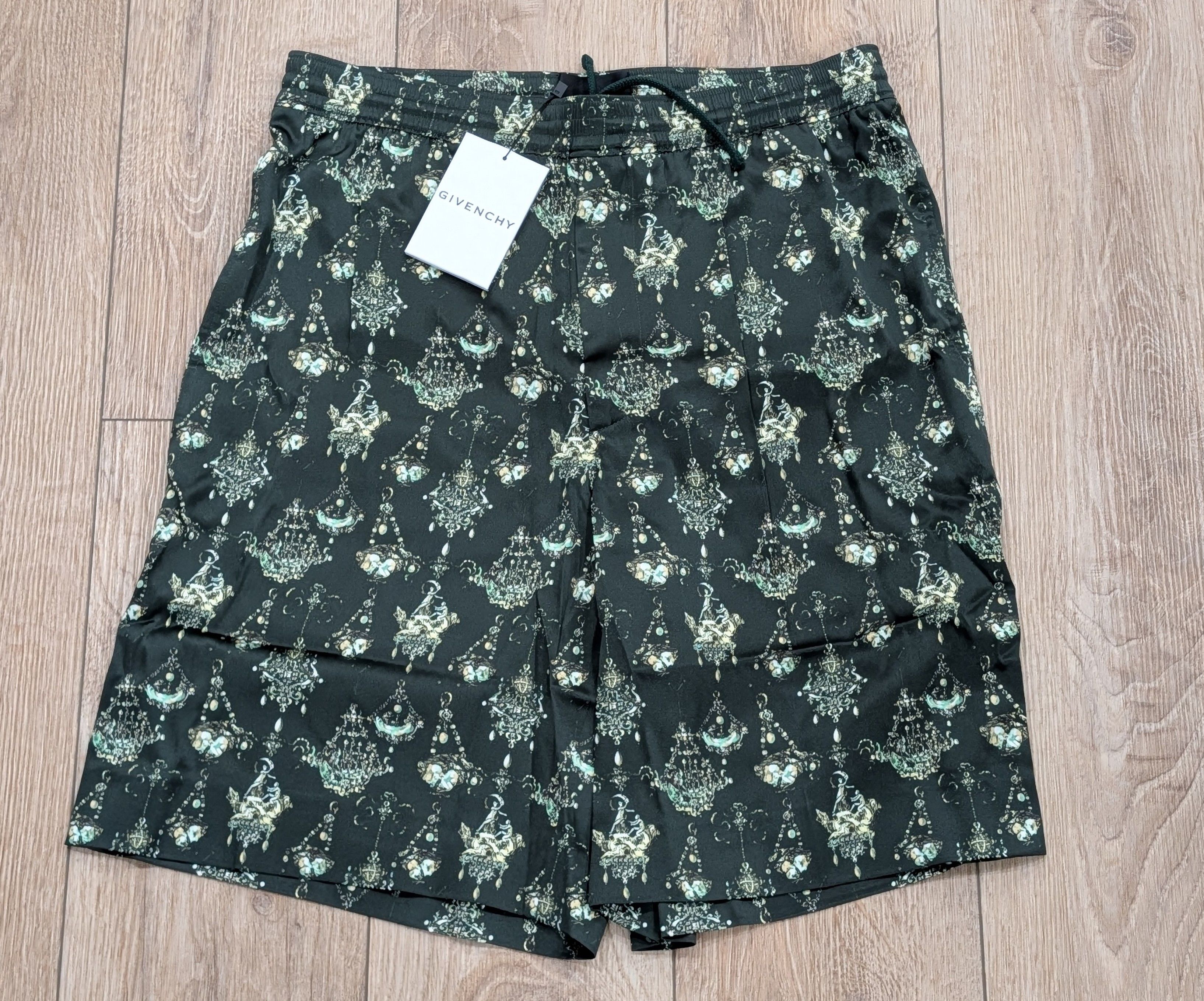 Givenchy GIVENCHY "Hubert Objects" Silk Shorts Green 50 US 34 Size US 34 / EU 50 - 1 Thumbnail