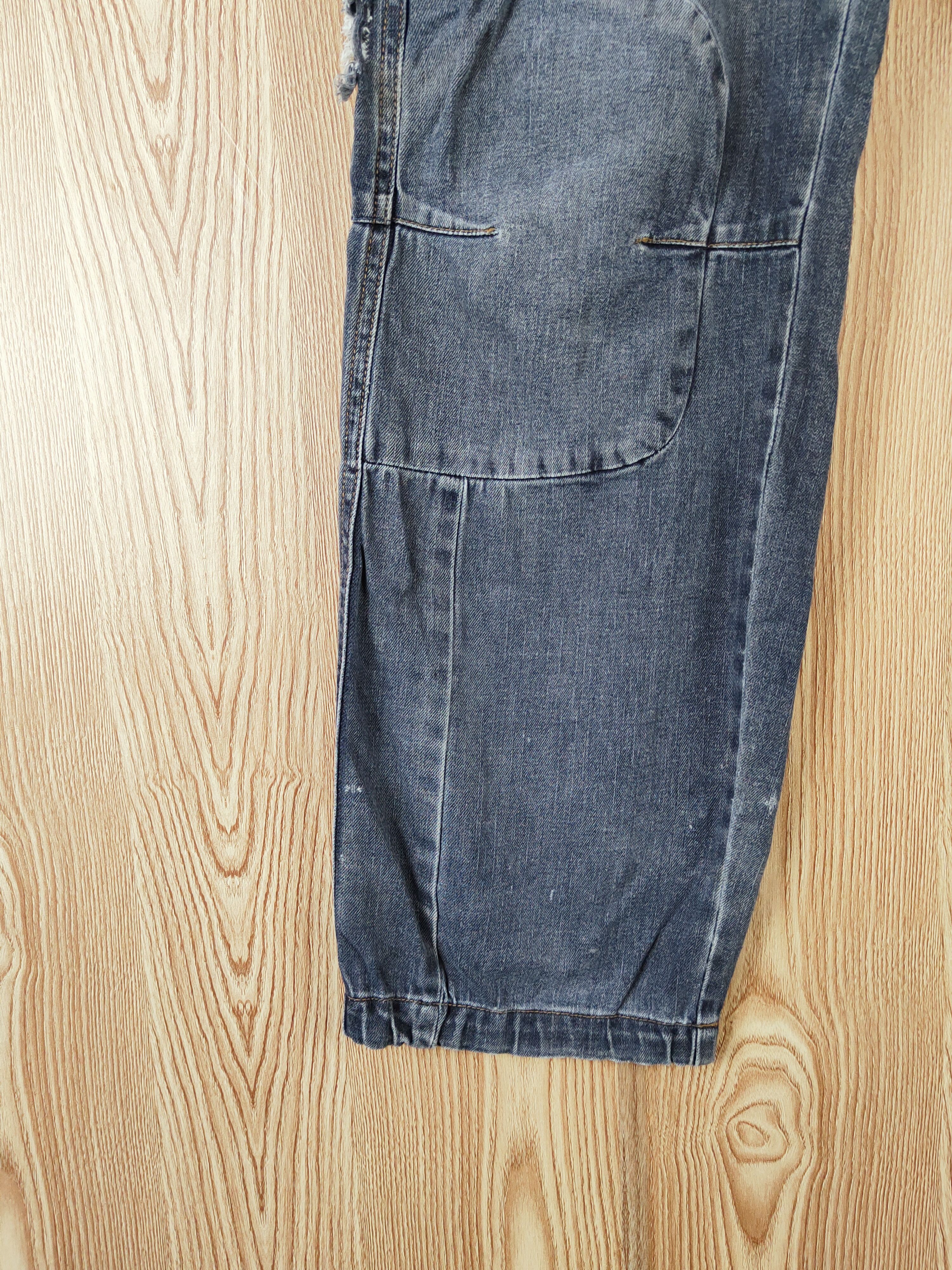 Japanese Brand Japanese Brand Dark Blue Distressed Ripped Jeans #W538 Size US 33 - 6 Thumbnail