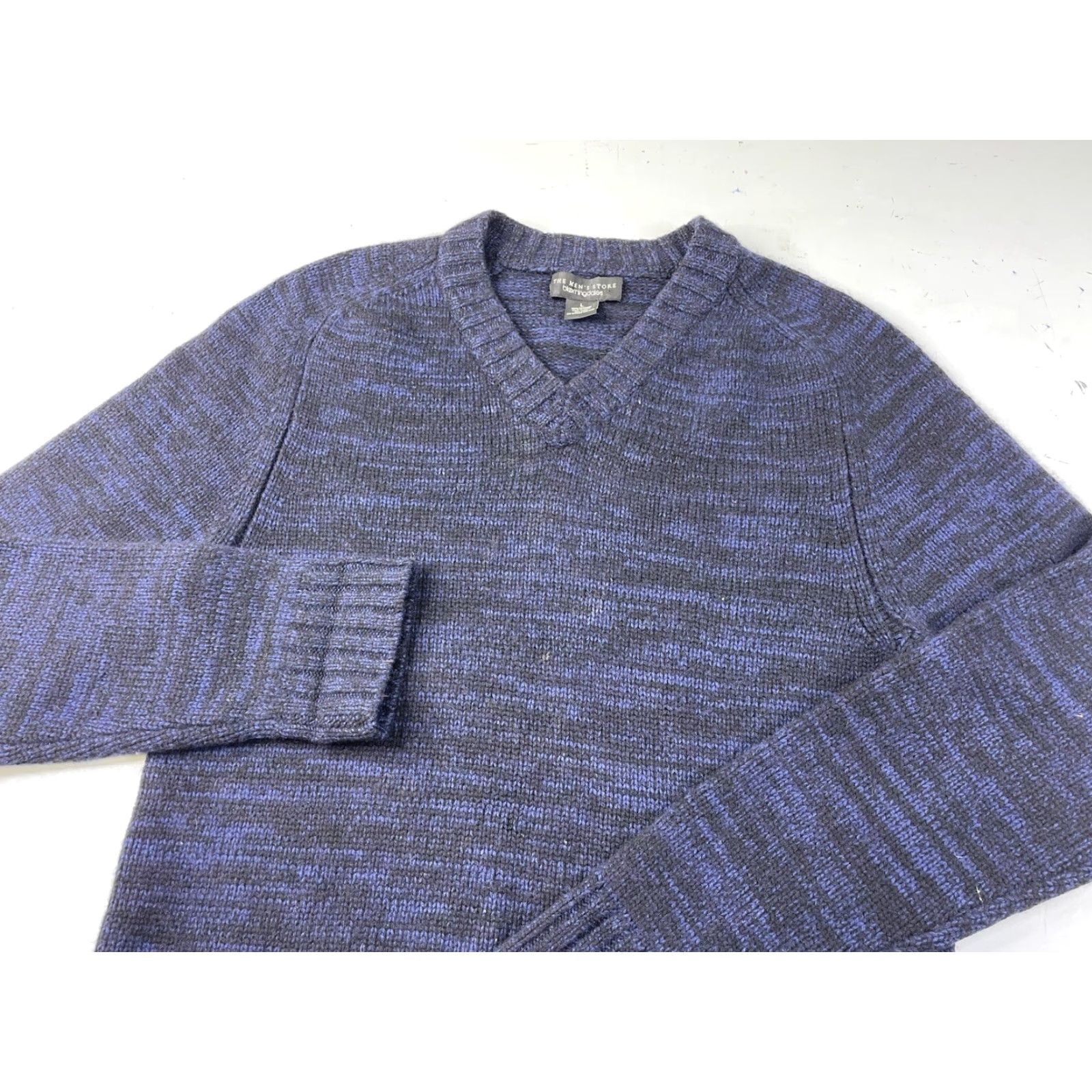 Bloomingdale's Bloomingdale's Mens Sweater Pullover V-Neck Blue Cashmere L Knit Regular Classic Long Sleeve Men's Clothing Size US L / EU 52-54 / 3 - 2 Thumbnail