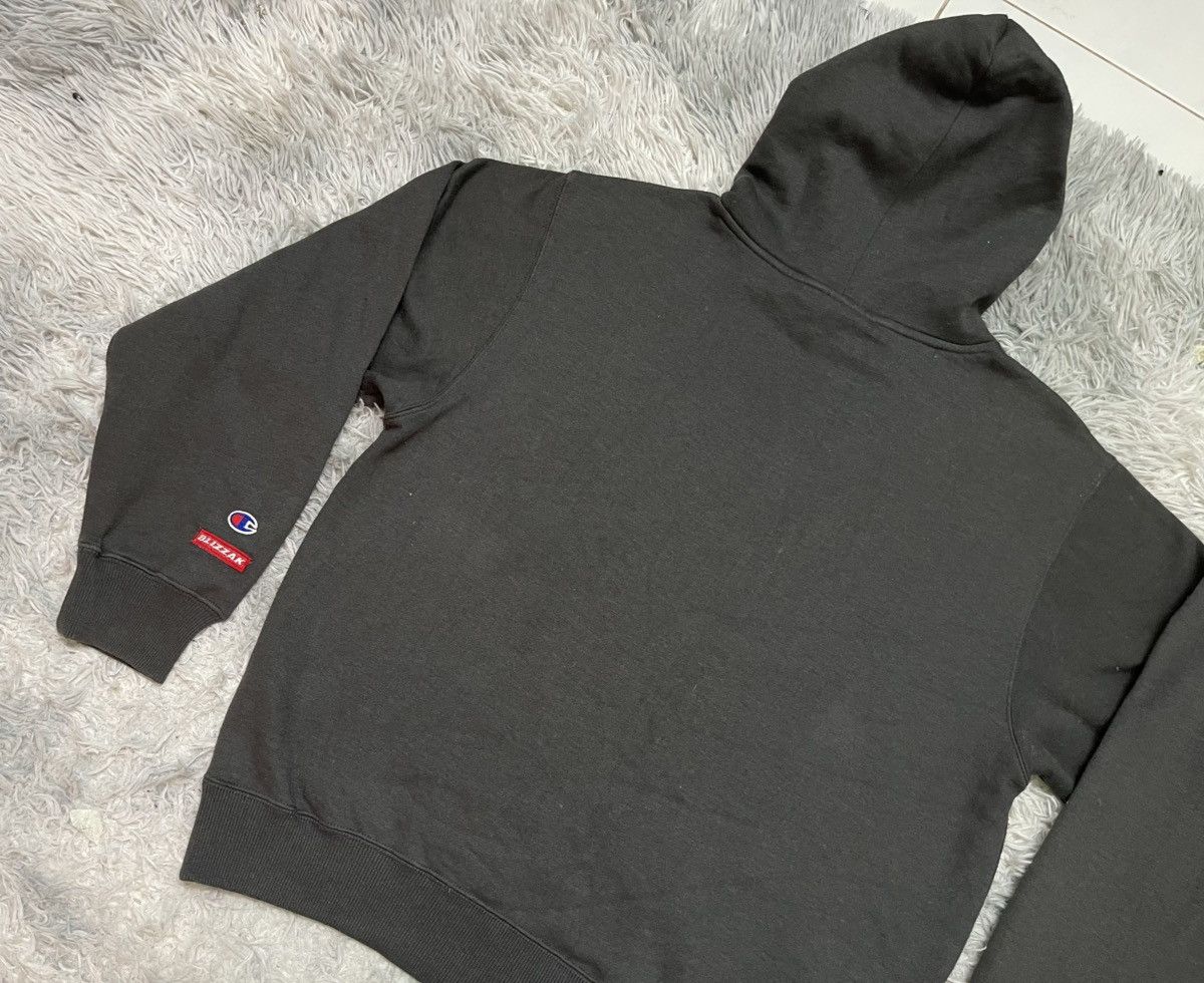 Champion 2000s CHAMPION BLIZZARD EMBROIDERY HOODIE NICELY FADED Size US L / EU 52-54 / 3 - 12 Thumbnail