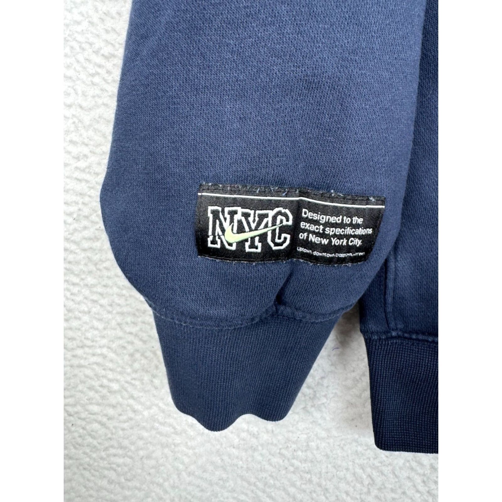 Nike Nike Hoodie Mens Large Navy Blue NYC Always On The Move Pullover Size US L / EU 52-54 / 3 - 5 Thumbnail