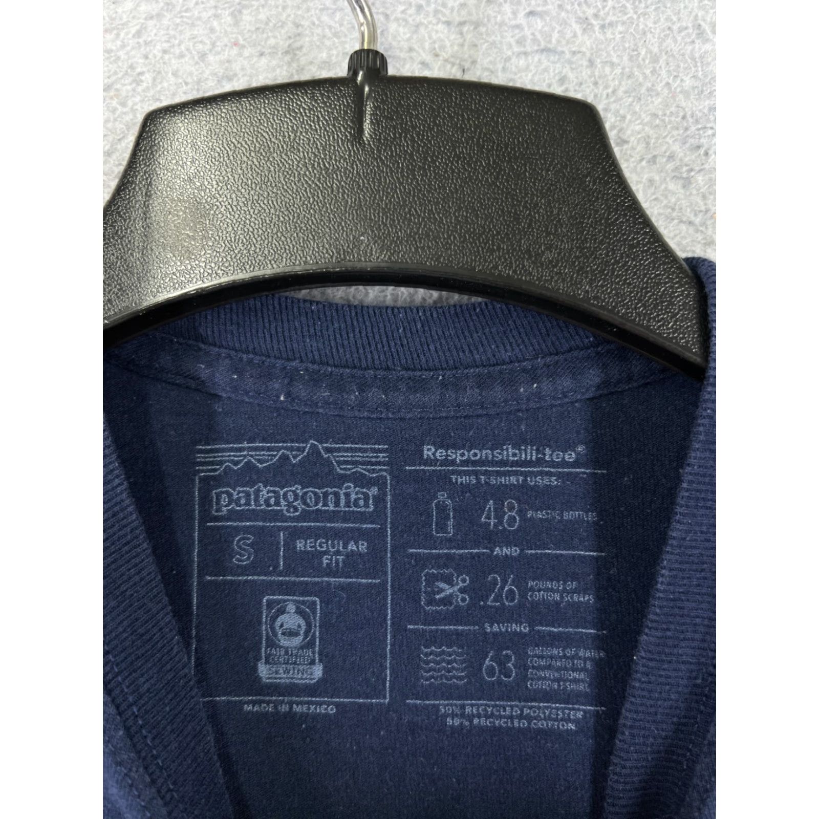 Patagonia Patagonia Shirt Men Small Blue Long Sleeve Crew Neck Polyester Jersey Logo All Seasons T-Shirt Mens Size US S / EU 44-46 / 1 - 7 Thumbnail