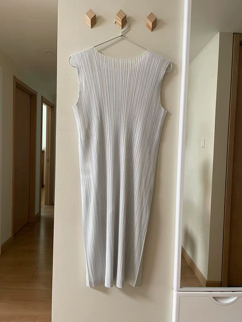 Issey Miyake Issey Miyake size:3 Ice-white pleated dress Size S / US 4 / IT 40 - 2 Thumbnail
