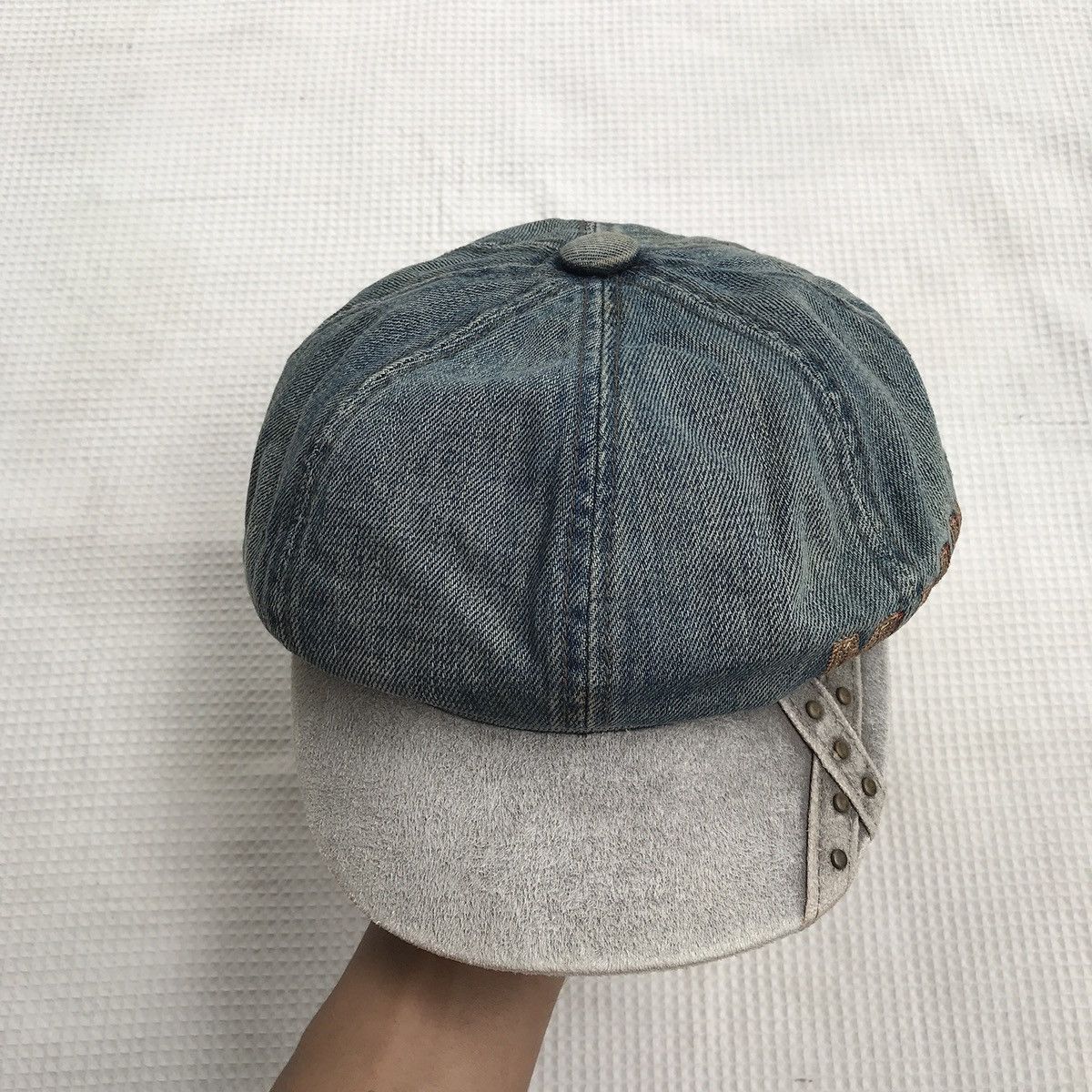 Unsound Rags UNIQUE. Wash denim newsboy by maui and sons Size ONE SIZE - 4 Thumbnail