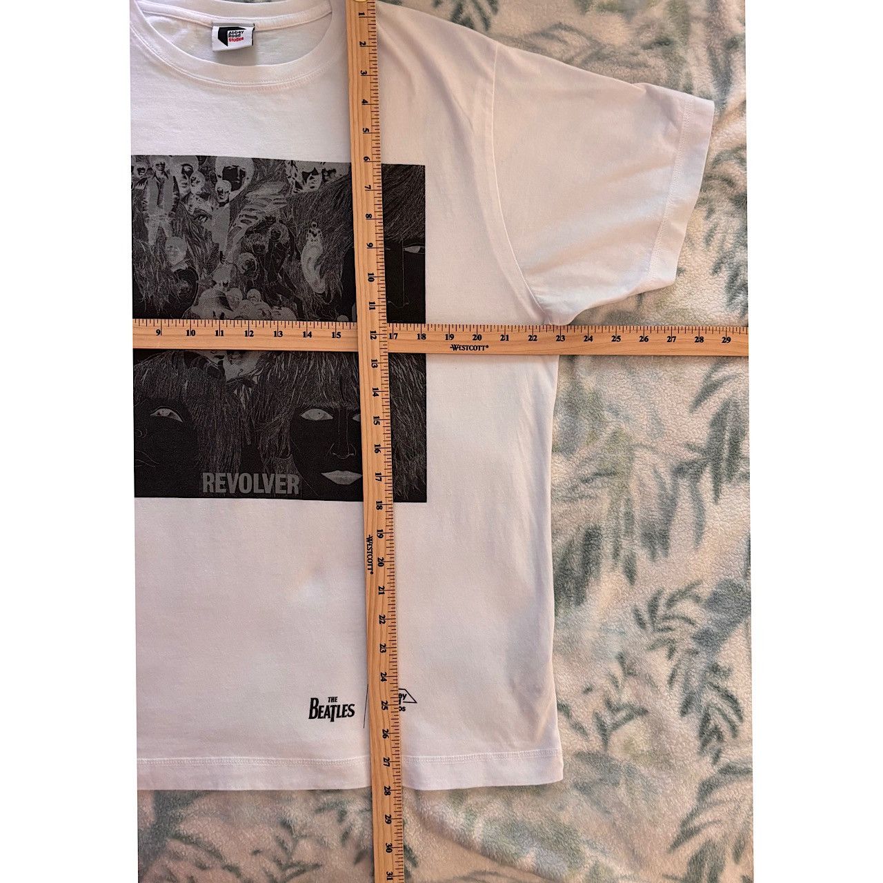 Band Tees Beatles Revolver 2022 Special Edition T-Shirt XL Size US XL / EU 56 / 4 - 11 Thumbnail