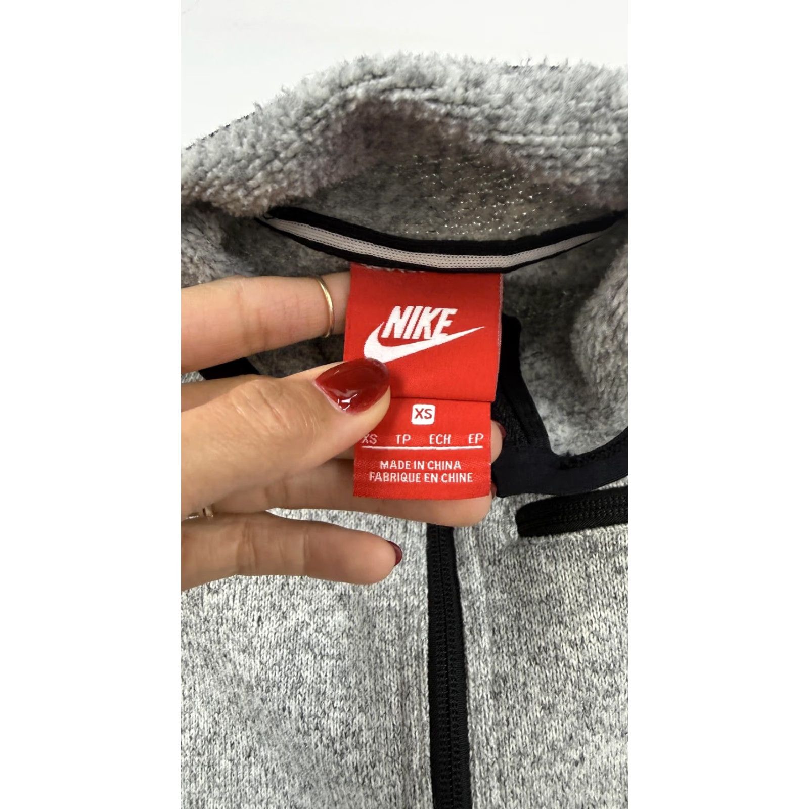 Nike Nike Jacket Womens XS Gray Full Zip Fleece Sweater Knit Chest Pocket Swoosh Logo Size XS / US 0-2 / IT 36-38 - 3 Thumbnail