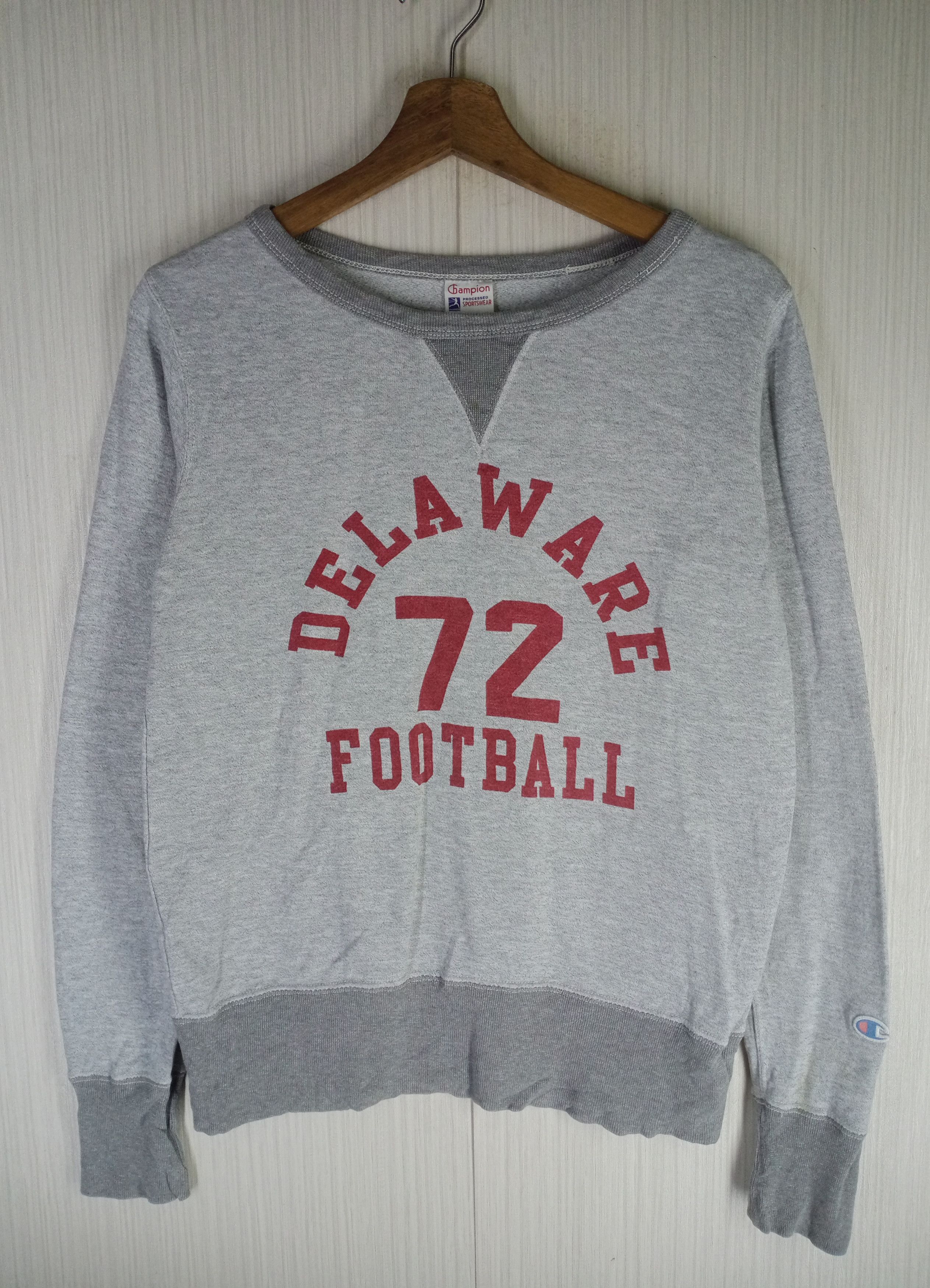 Champion Rare Vintage 80s Champion Delaware Football 72 Sweatshirt Size US M / EU 48-50 / 2 - 1 Thumbnail