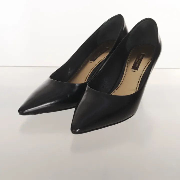 Louis Vuitton Louis Vuitton Black Leather Pointed High Heels 0079 Size US 6 / IT 36 - 1 Thumbnail