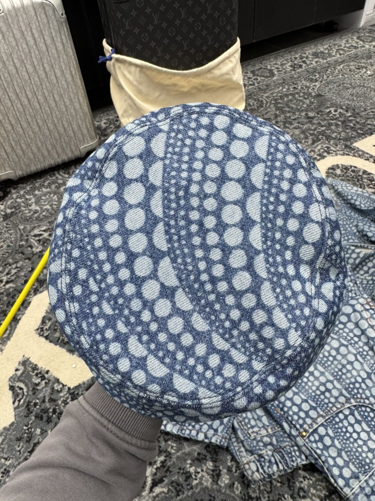 Louis Vuitton × Yayoi Kusama Louis Vuitton YK reversible all over dots bucket hat Size ONE SIZE - 4 Thumbnail