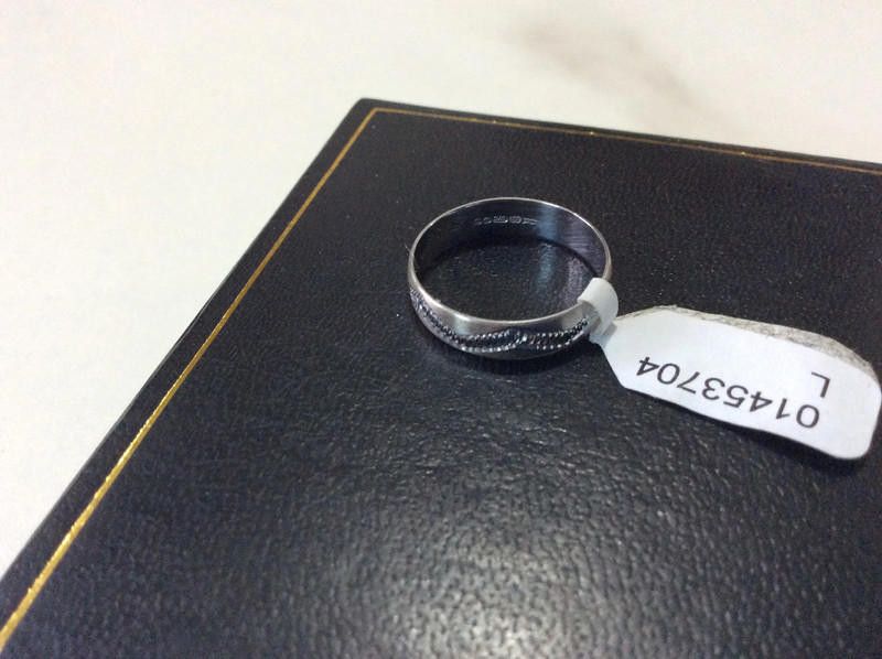 Designer 9ct white gold wedding ring Size P Size ONE SIZE - 8 Thumbnail