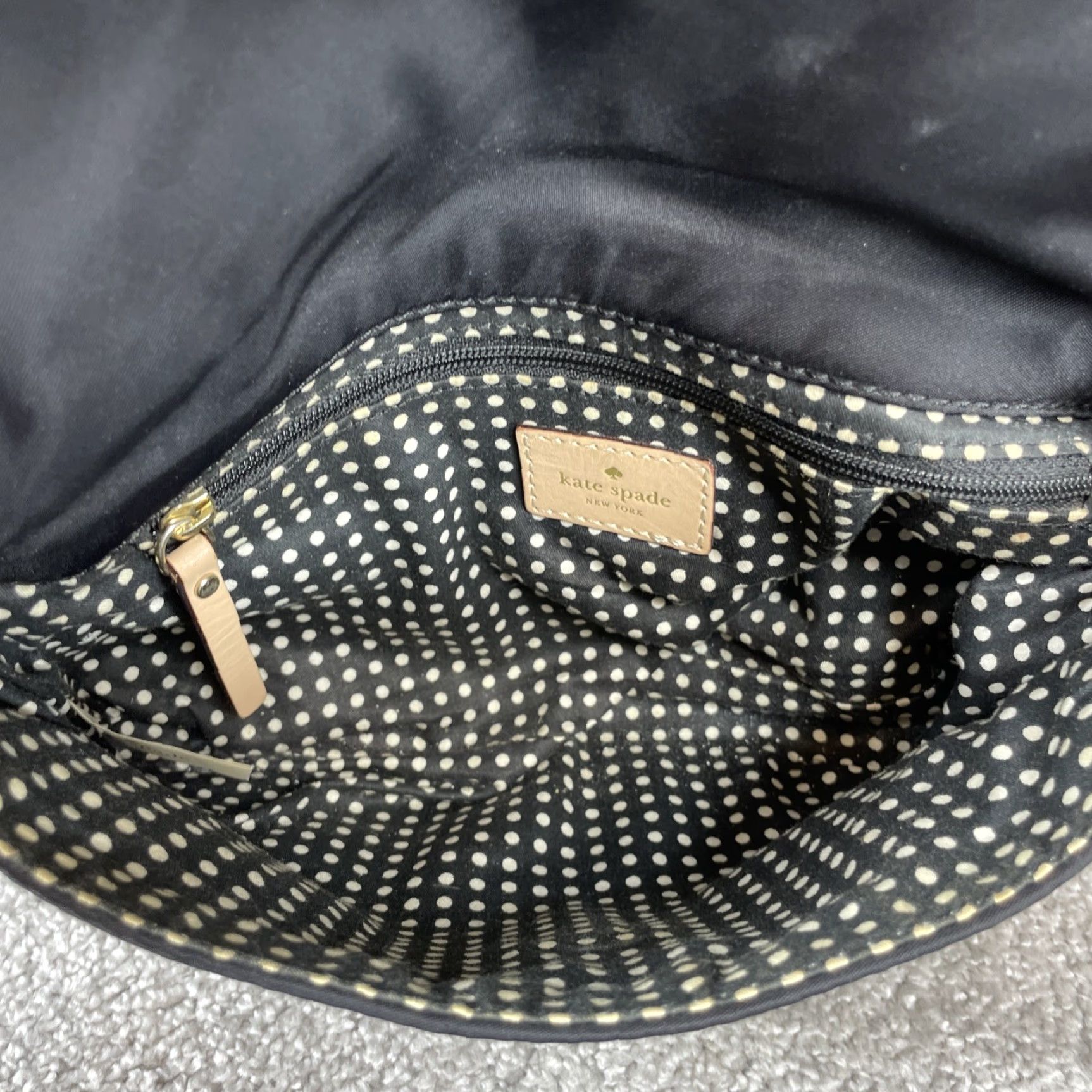 Vintage Kate Spade New York Crossbody Bag Women Small Black Nylon Zipper 2010s Kennedy Park Aleah Size S / US 4 / IT 40 - 7 Thumbnail