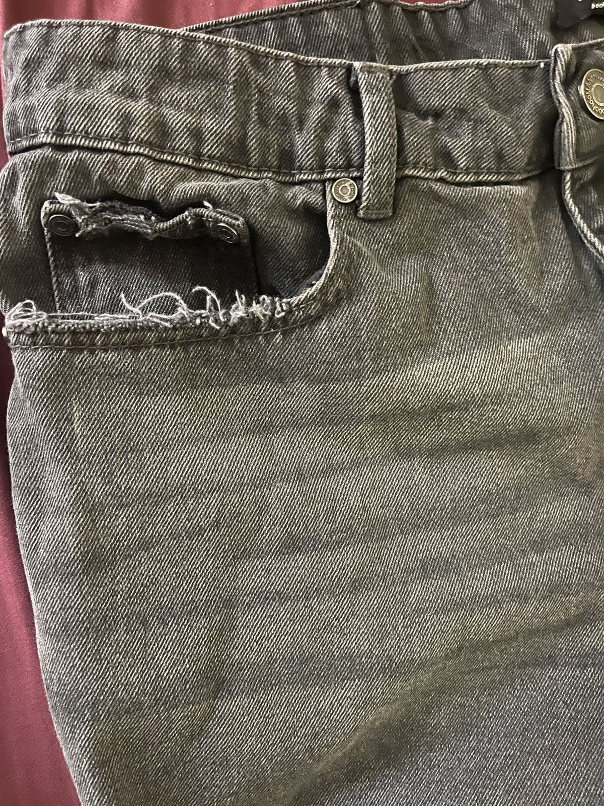 Boohoo Distressed boohoo bootcut jeans Size US 32 / EU 48 - 2 Thumbnail