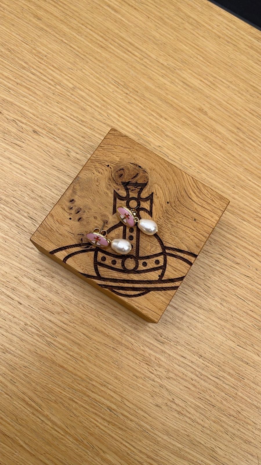 Vivienne Westwood o1f1d3z1025 Size: OS / Loelia Earrings in Pink/Cream Size ONE SIZE - 2 Thumbnail