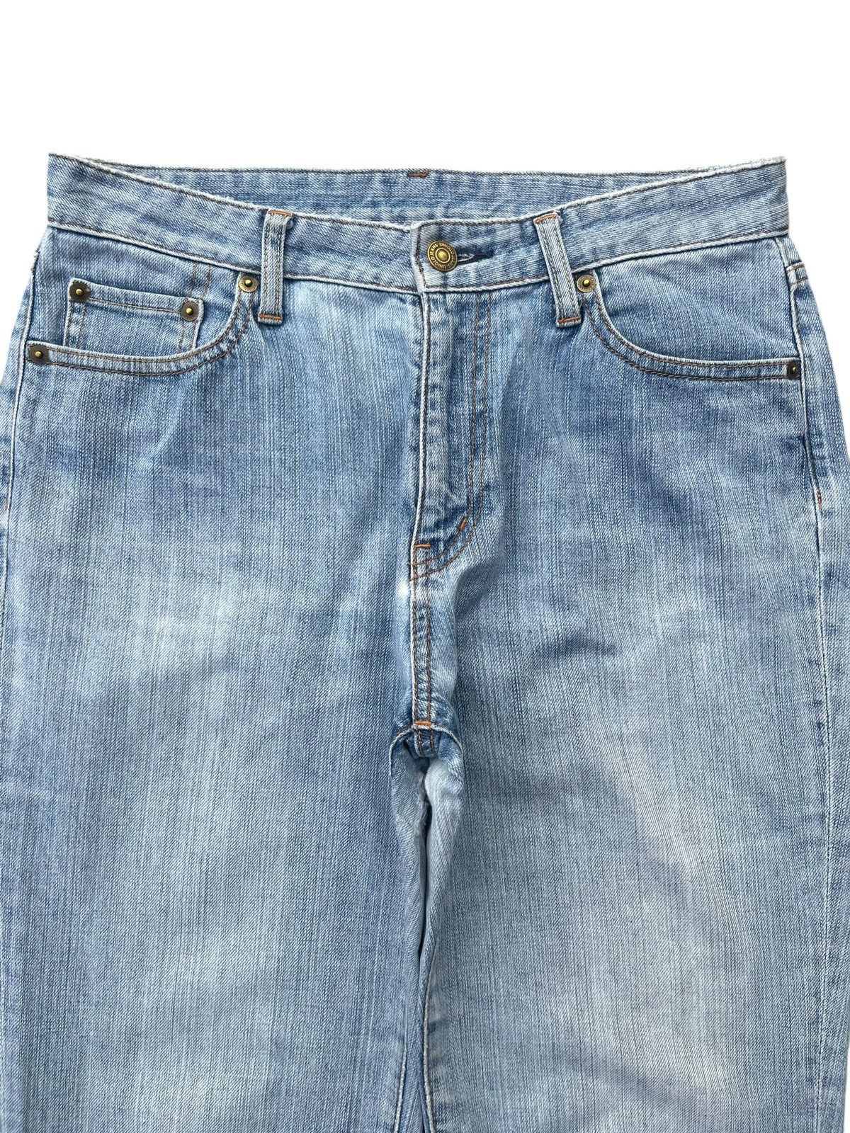 Japanese Brand × Jun Takahashi × Uniqlo Vintage Japanese Brand Light Blue Washed Super Flare Jeans Size US 29 - 3 Thumbnail