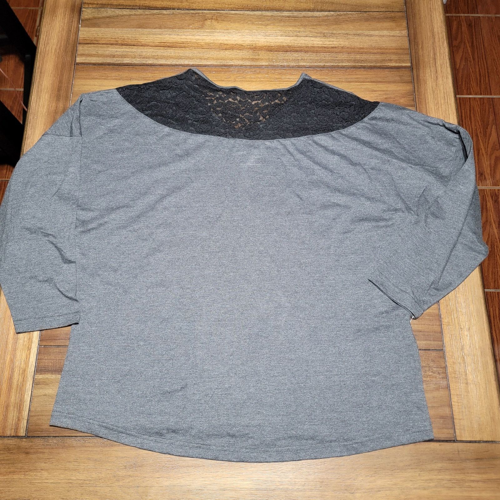 Other MoonShine Camo LS V-Neck Tee w/ Back Lace - XXL NWT Size XXL / US 16-18 / IT 52-54 - 3 Thumbnail
