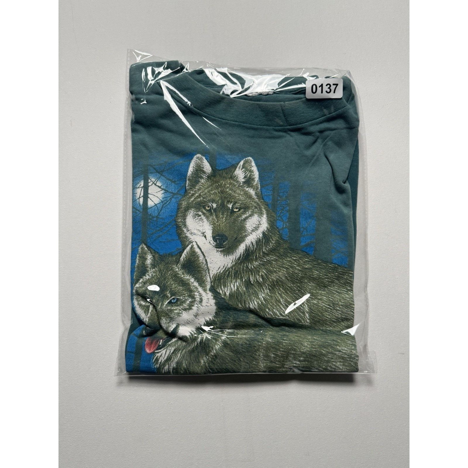 Vintage Vintage 90s Pikes Peak Faded Green Wolf Graphic T Shirt L Size US L / EU 52-54 / 3 - 7 Thumbnail