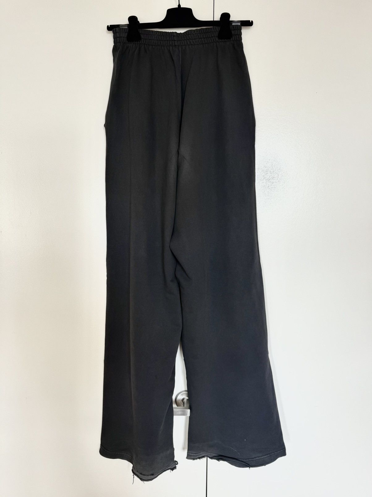 Balenciaga Balenciaga Logo Embroidered Sweatpants Size US 30 / EU 46 - 2 Thumbnail