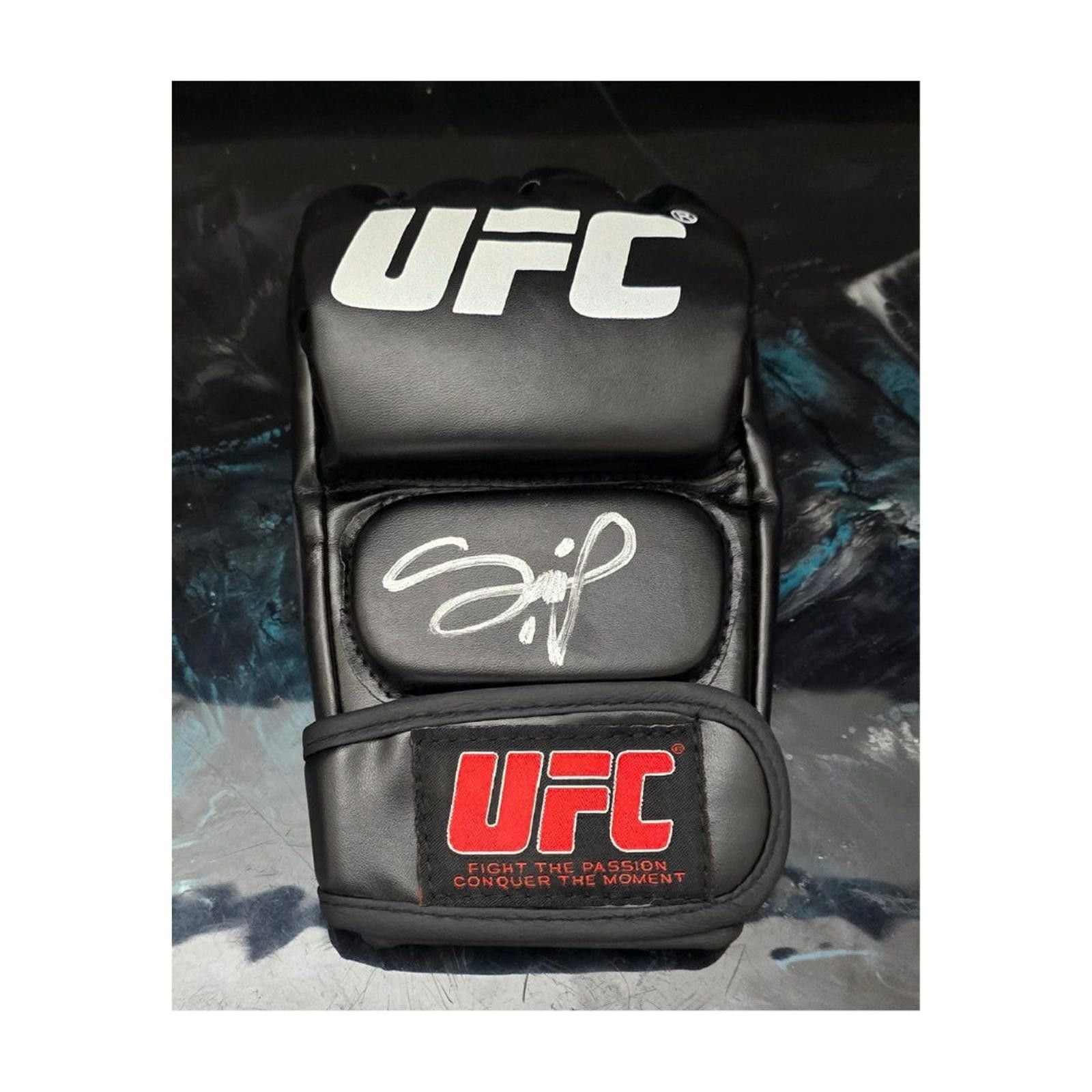 Other Signed Francis Ngannou UFC MMA Black Fighting Glove With COA Size ONE SIZE - 2 Thumbnail