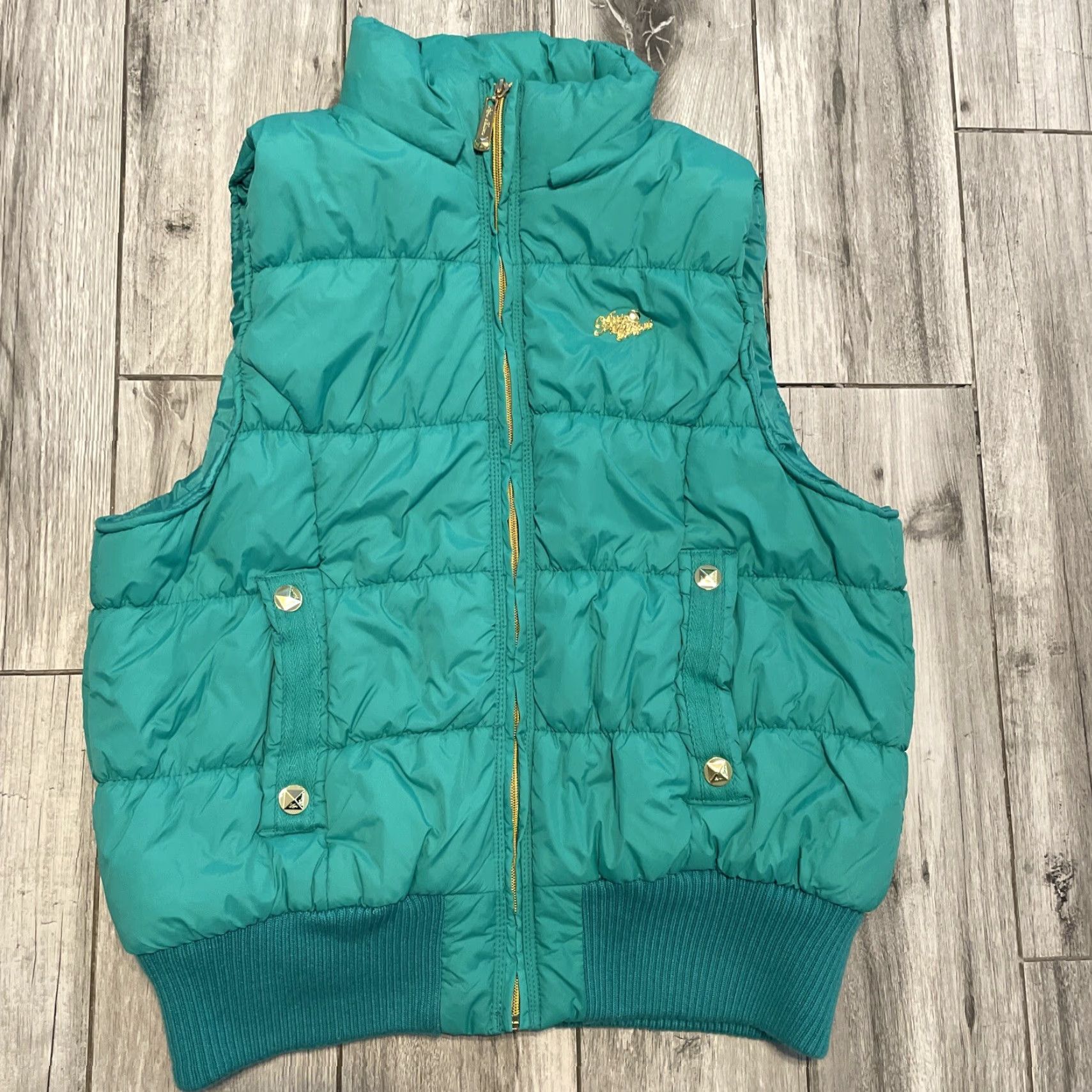 Vintage VINTAGE Apple Bottoms Puffer Vest Green Gold Studded 2XL Women Short Sleeveless Zip Up Y2K Hooded Puffer Jacket Size 40" / US 18 - 2 Thumbnail