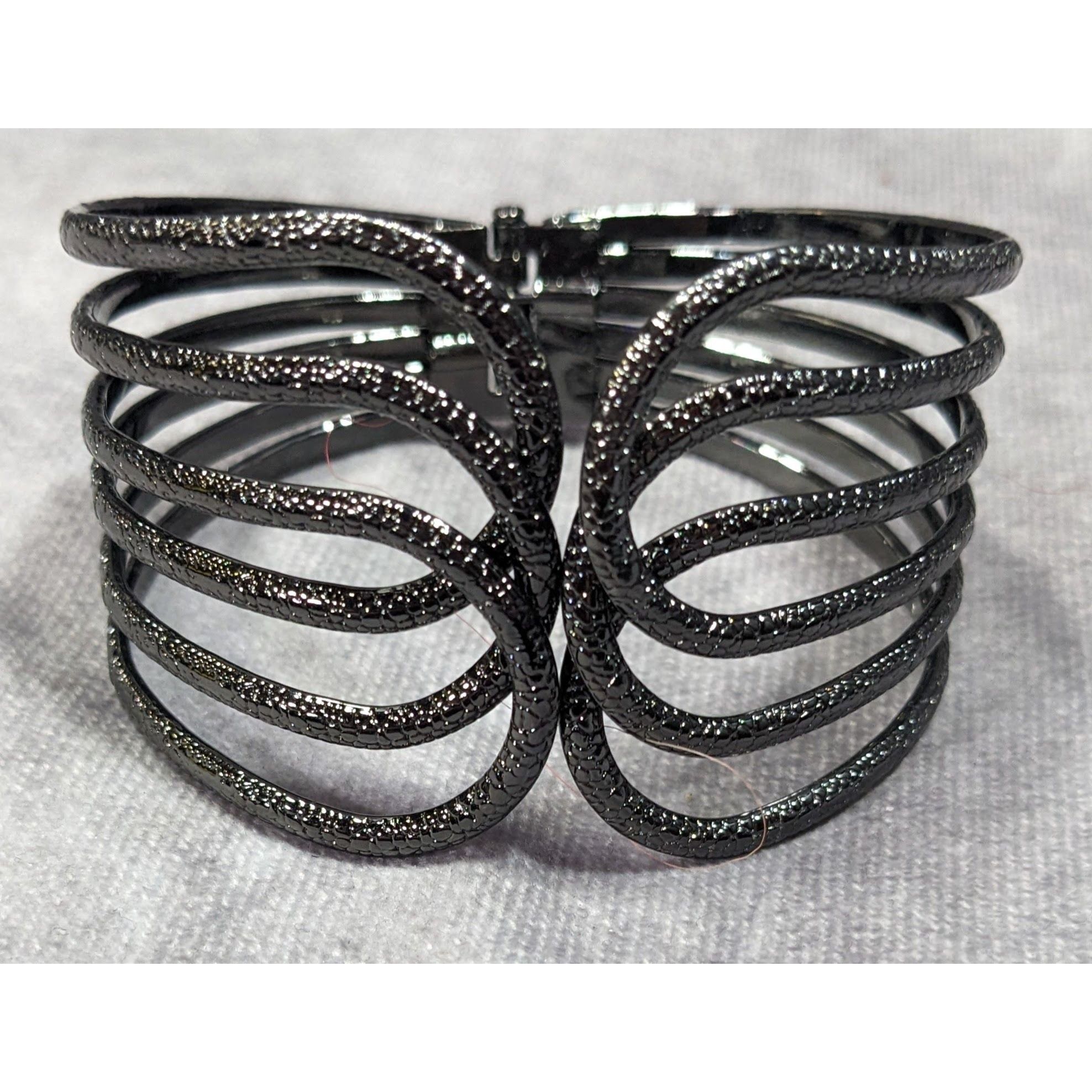 Other Gothic Gunmetal Tone Textured Loop Clamper Bracelet Size ONE SIZE - 4 Thumbnail