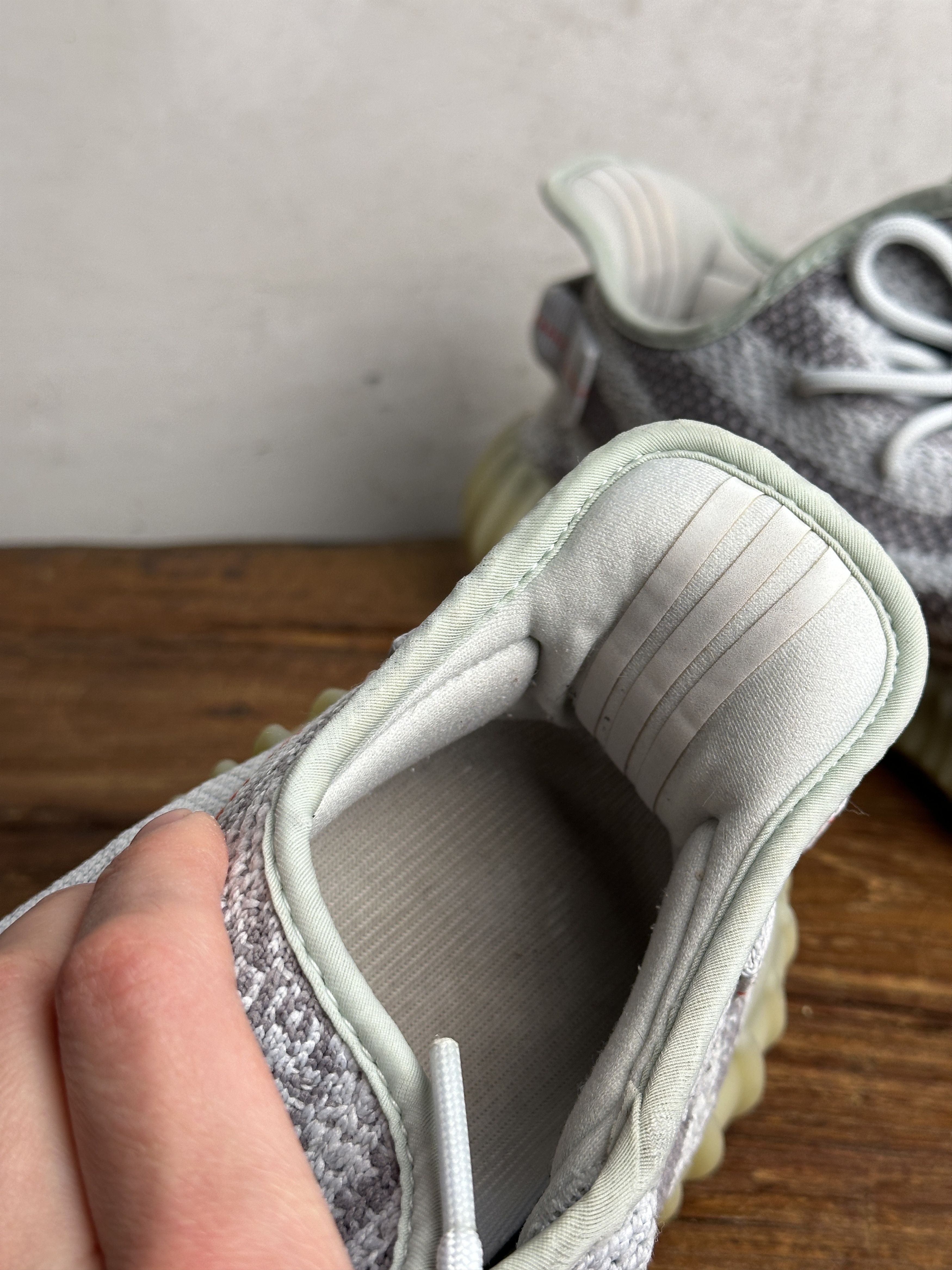Adidas Adidas Yeezy Boost 350 V2 Blue Tint Size US 11.5 / EU 44-45 - 11 Thumbnail