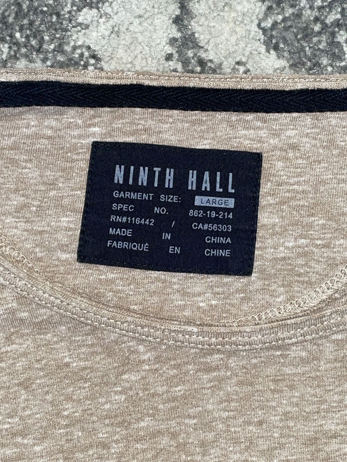 Ninth Hall Ninth Hall Large two toned men’s long t-shirt Size US L / EU 52-54 / 3 - 4 Thumbnail