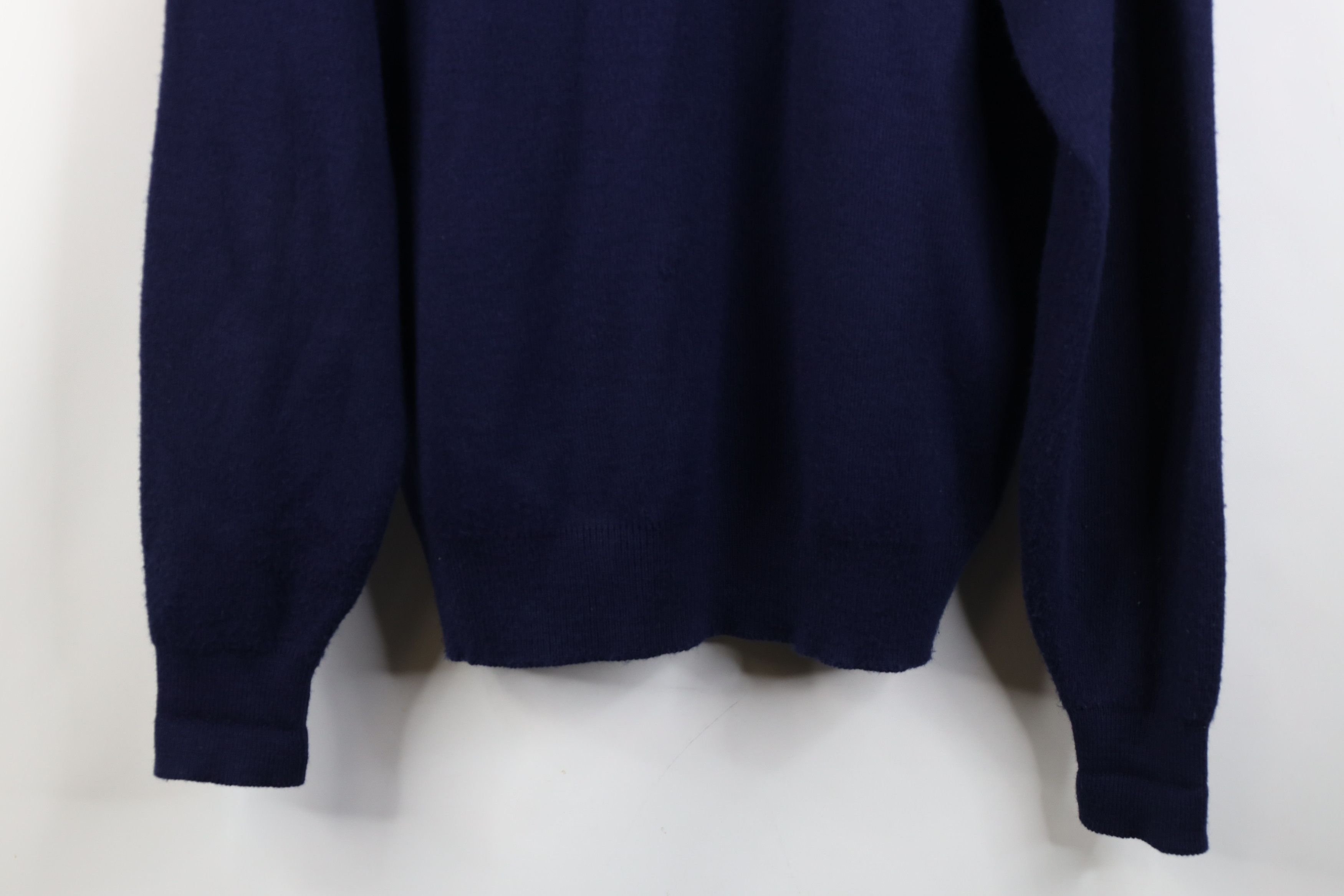 Vintage Vintage 70s AC Delco Knit V-Neck Sweater Navy Blue USA Size US M / EU 48-50 / 2 - 11 Thumbnail