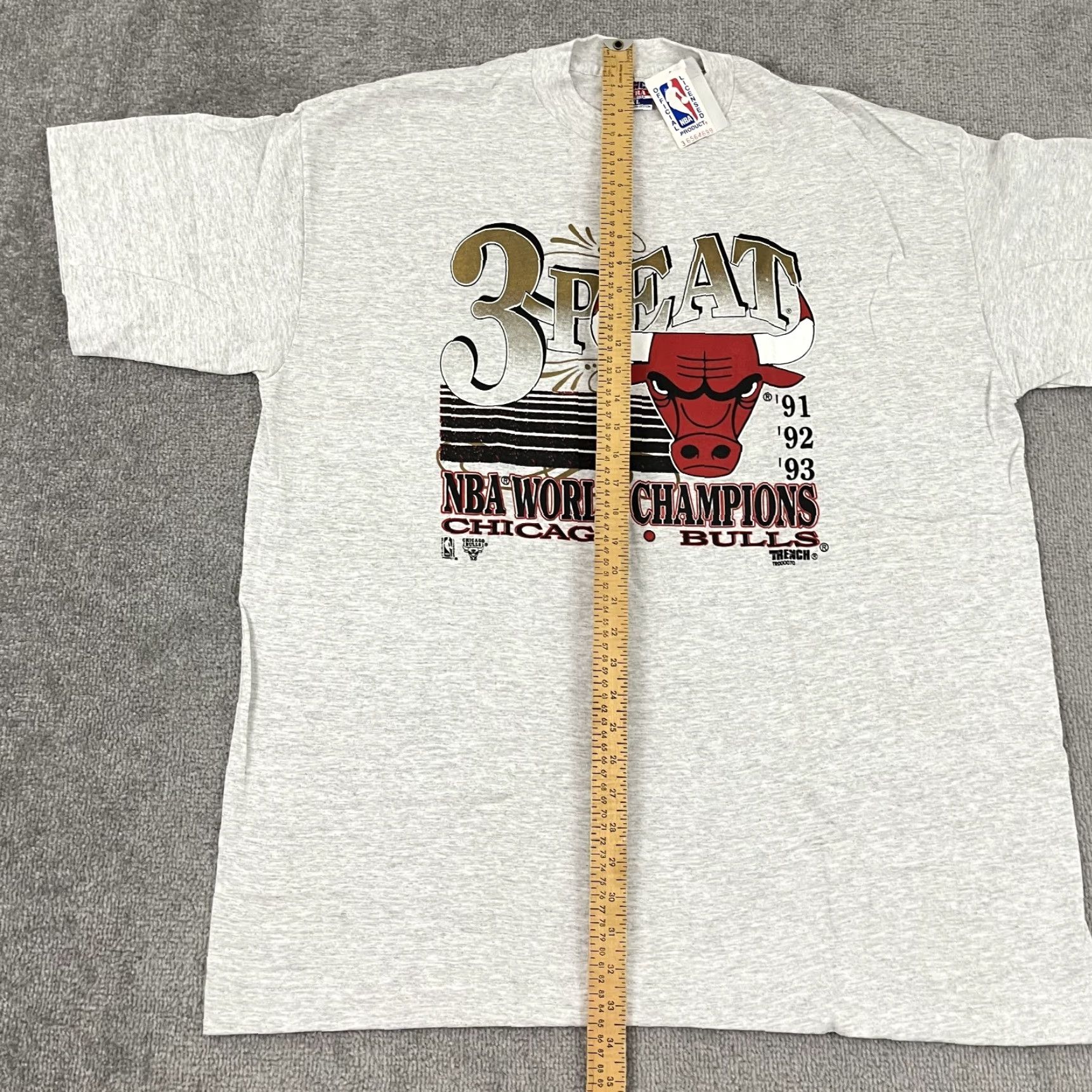 NBA VINTAGE Chicago Bulls Shirt Mens 2XL Gray Graphic Tee NB A Champions 1990s 3x Champions Mens Shirt Size US XXL / EU 58 / 5 - 5 Thumbnail