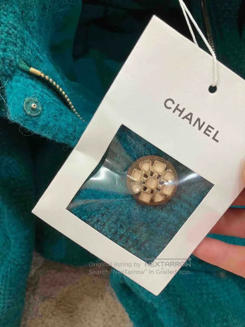 Chanel Chanel 19K Snow Series Peacock Blue and Green Glazed Buckl Size XS / US 0-2 / IT 36-38 - 6 Thumbnail