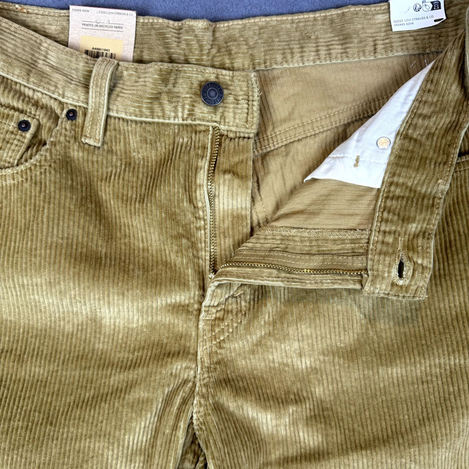 Levi's NWT Levi's Pants Mens 33X30 Brown Corduroy Flat Front Chino Size US 33 - 8 Thumbnail