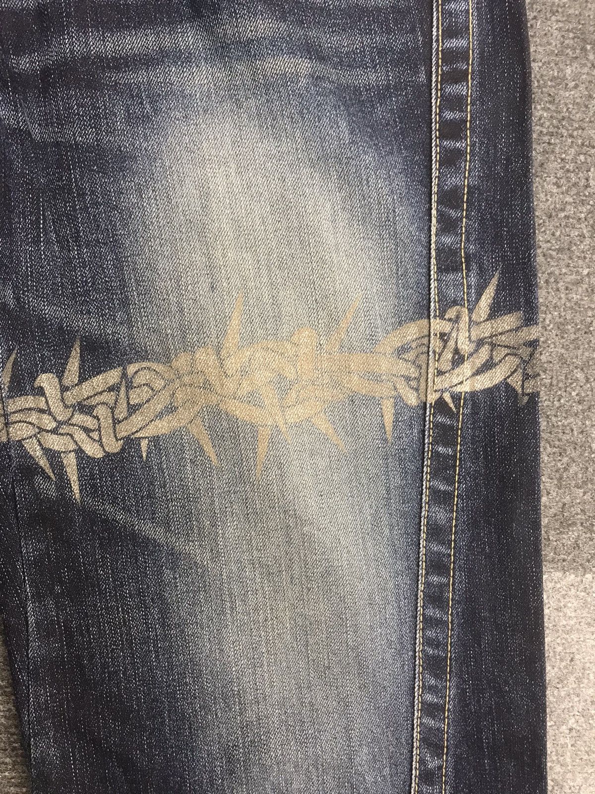 Japanese Brand FRAGILE Japan Barbed Wire Style Flare Bootcut Jeans Size 26" / US 2 / IT 38 - 8 Thumbnail