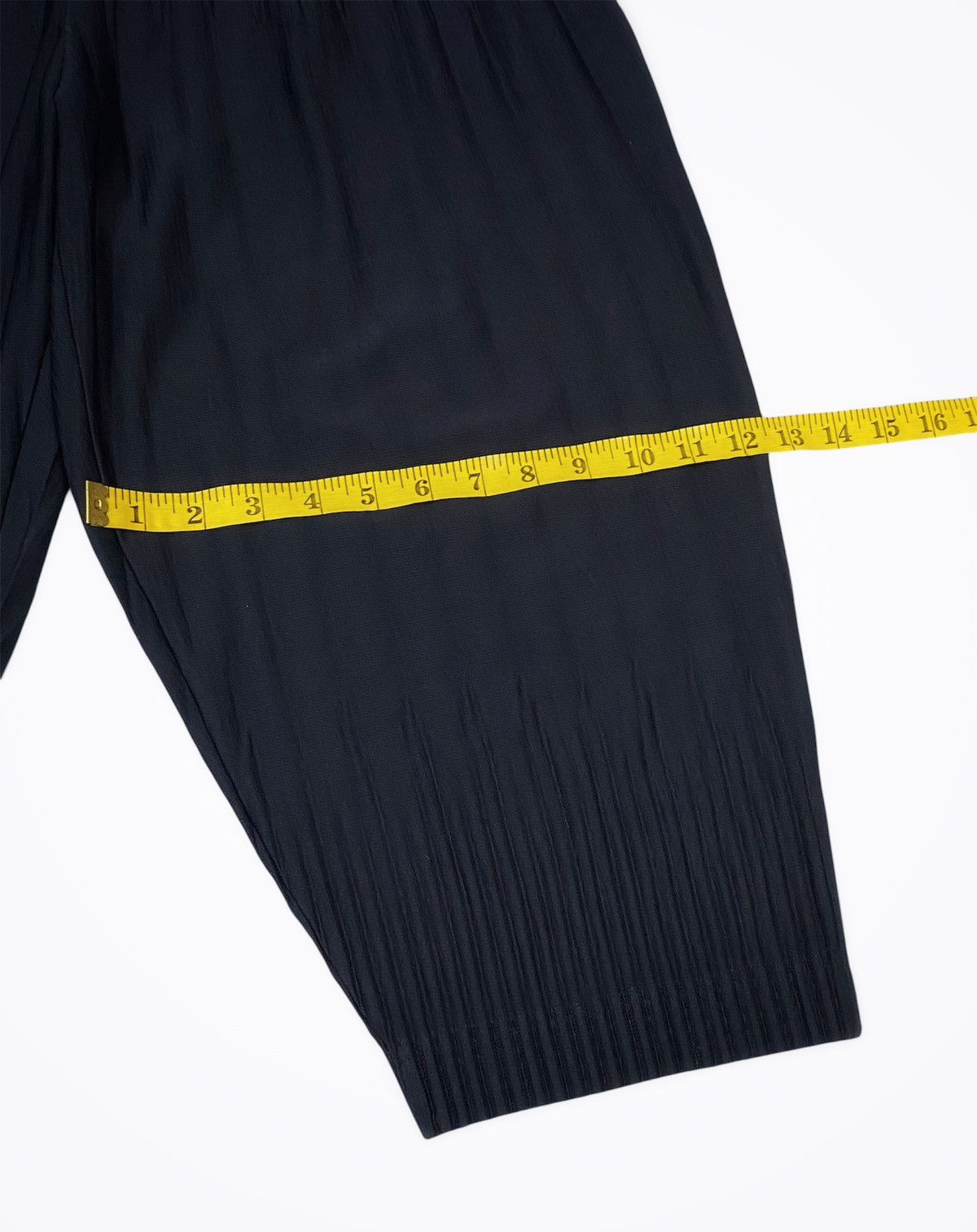 Issey Miyake Homme Plisse Issey Miyake Blue Black Pleated Cropped Pants Size US 34 / EU 50 - 21 Thumbnail